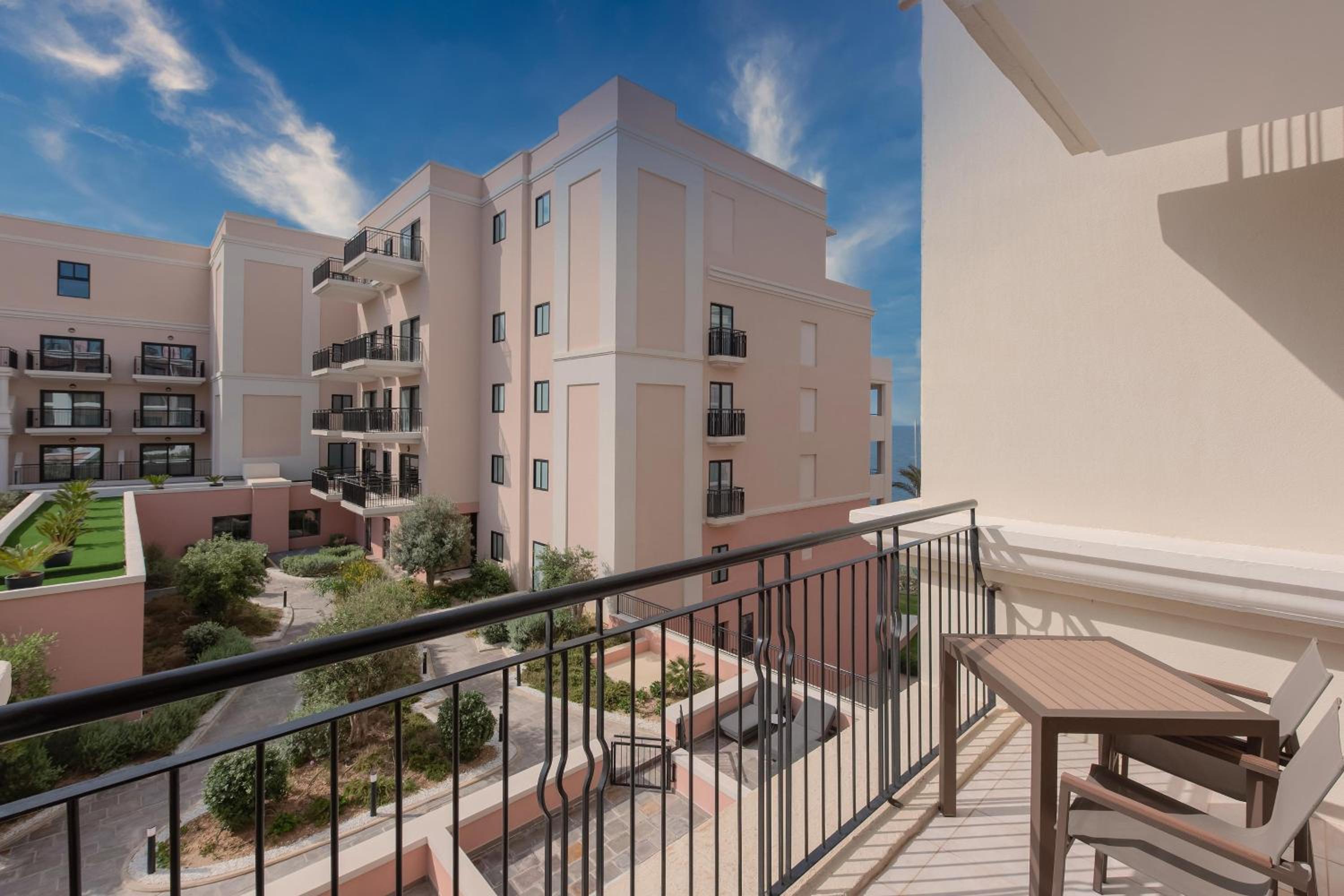 Balcony & Terrace