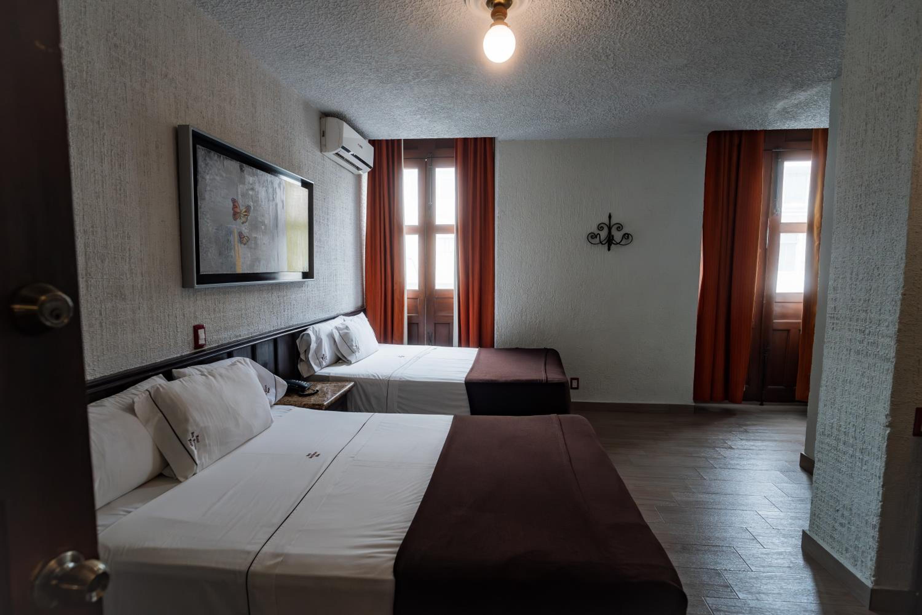 Double Room with Two Double Beds - Photo 4