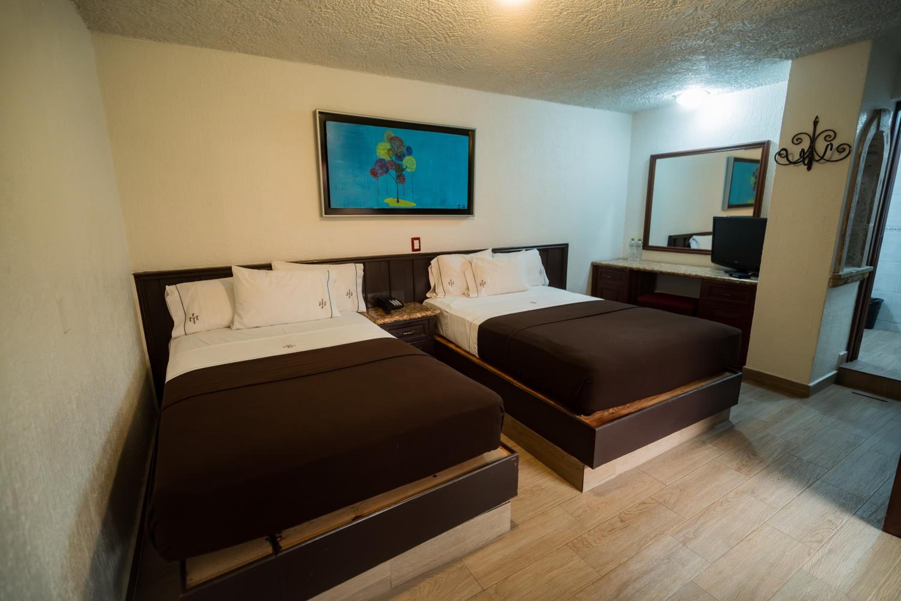 Double Room with Two Double Beds - Photo 1