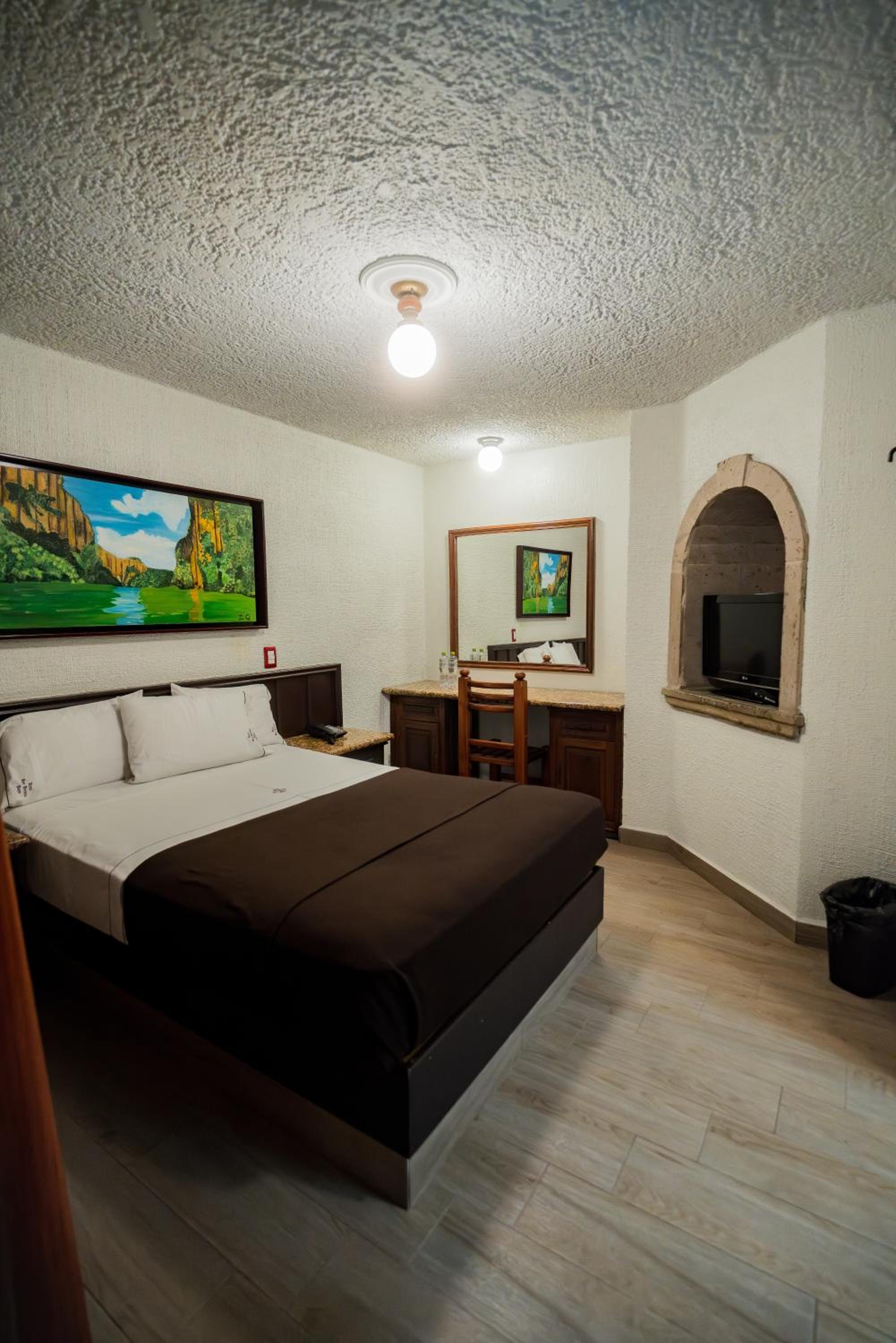 Double Room - Photo 2