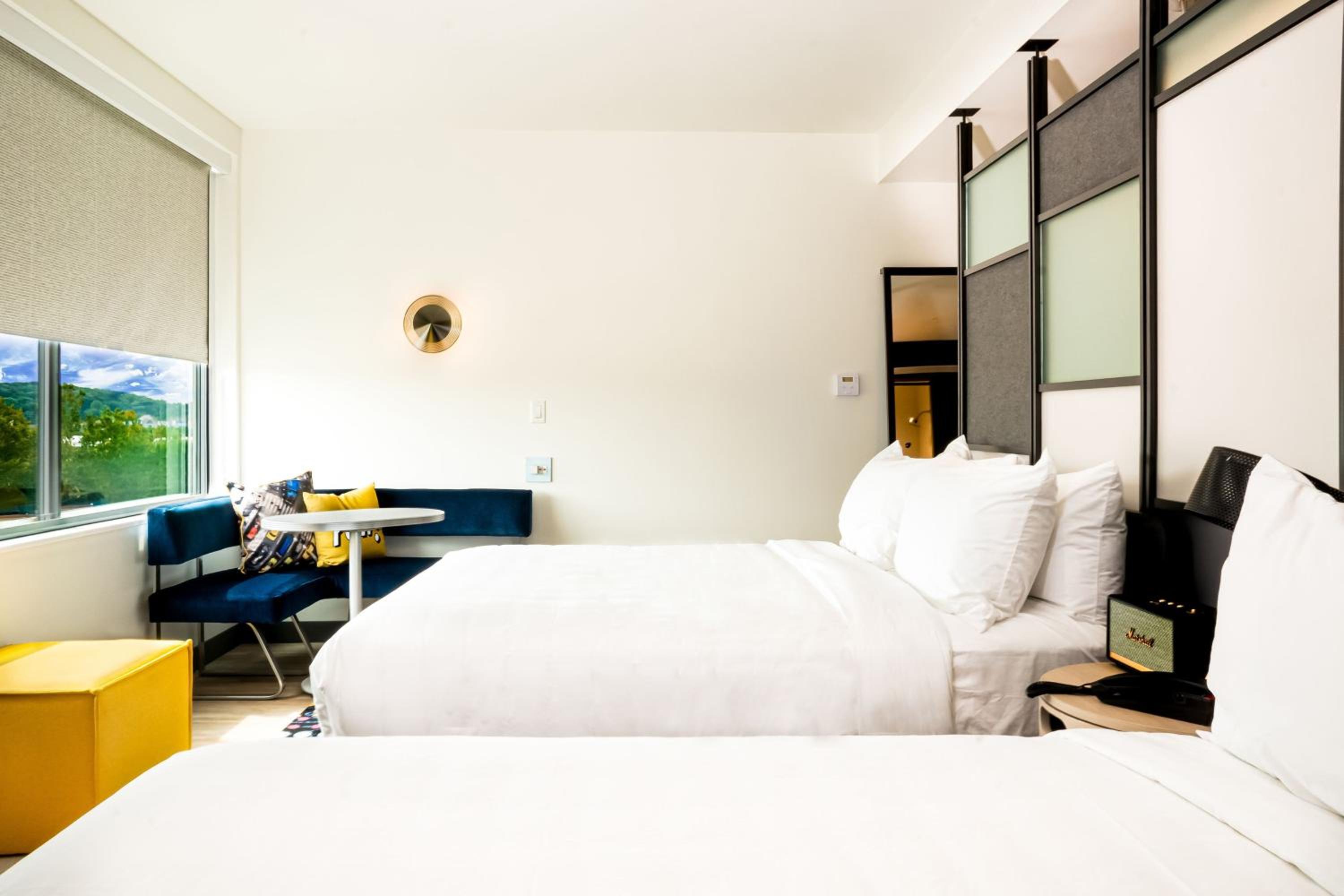 Aloft, Guest room, 2 Queen - Photo 1