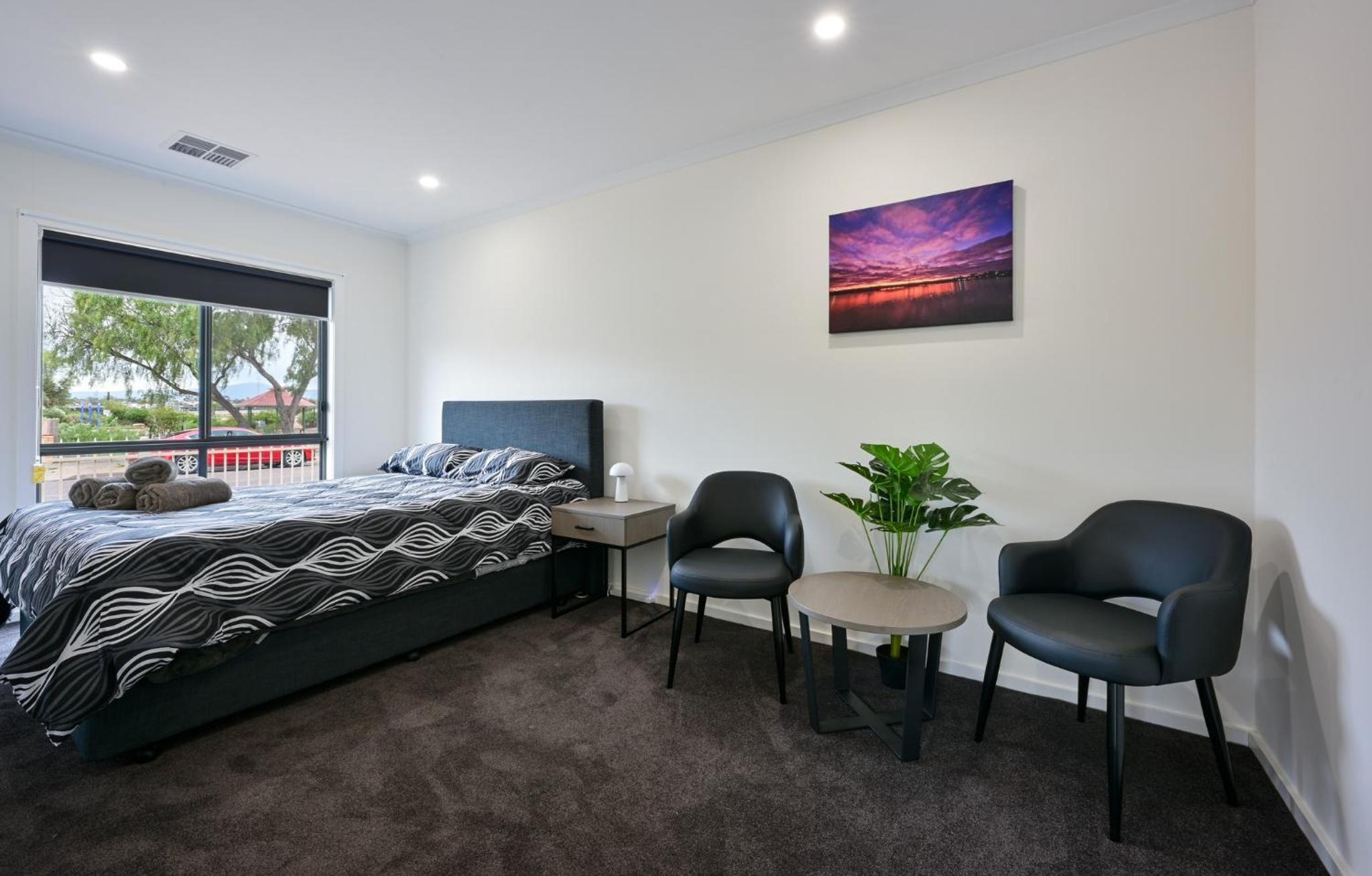 Queen Suite with Two Queen Beds - Non Smoking - Photo 1