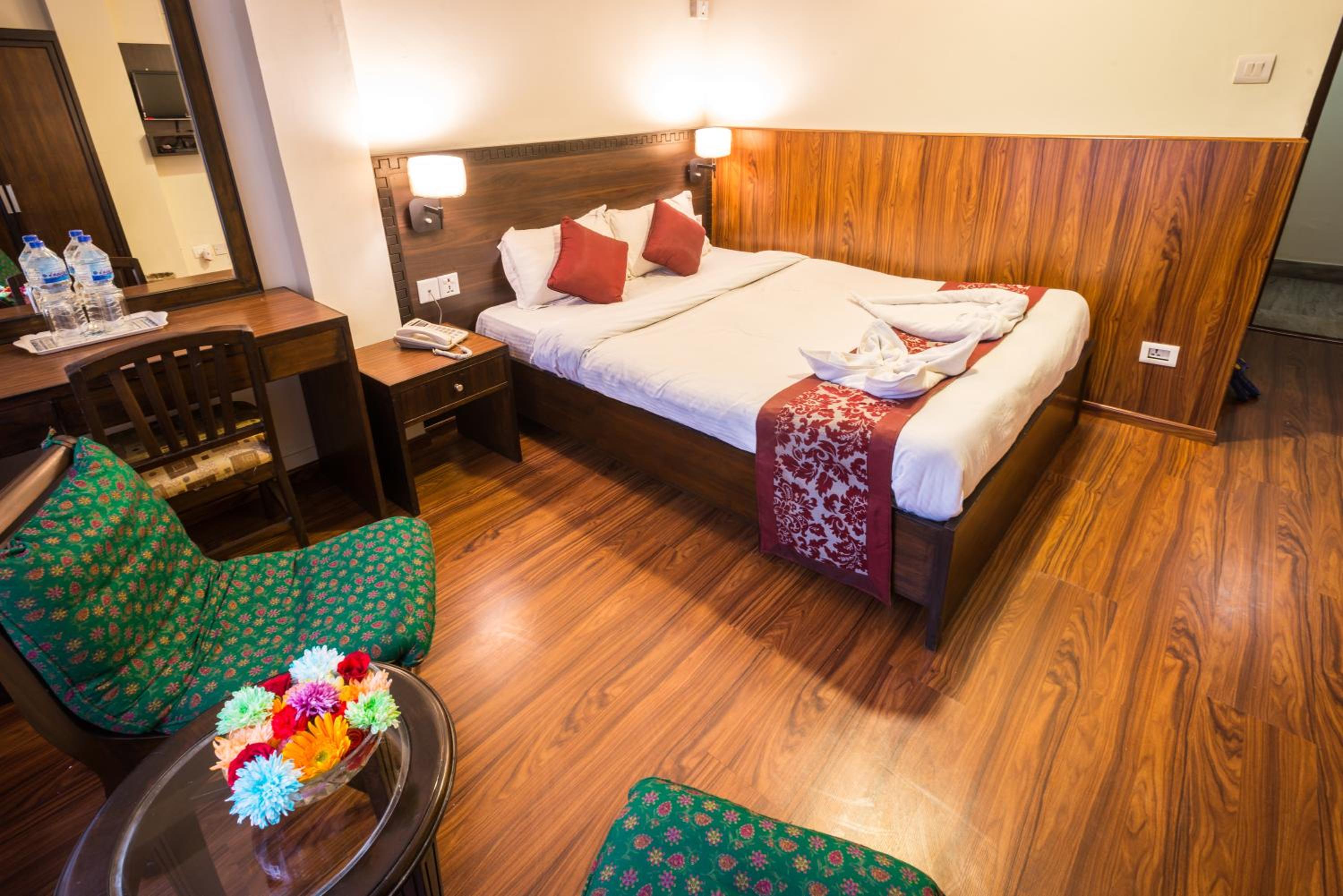 Deluxe Double Room with Complimentary Airport Pickup for International Arrival photo 3