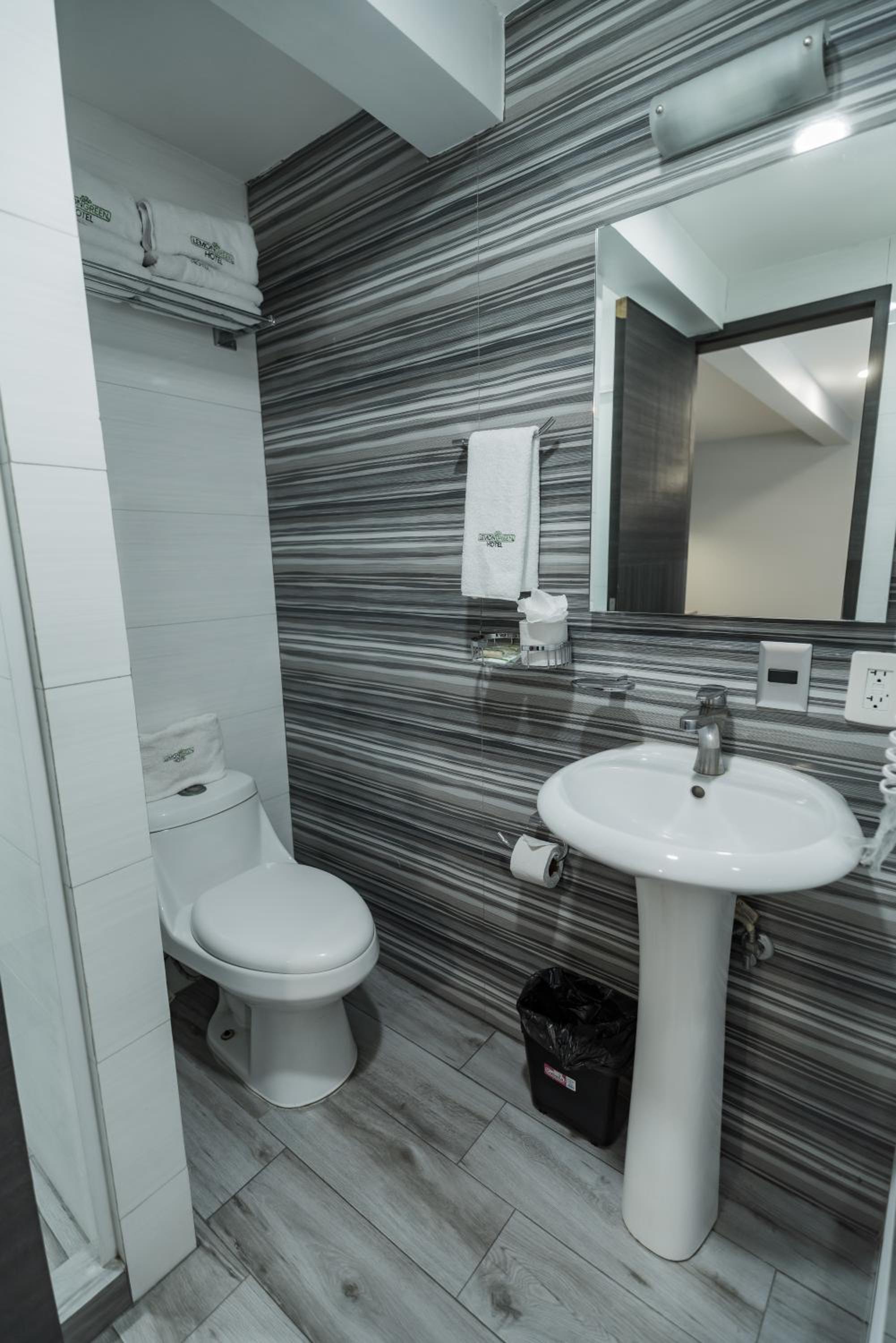 Double Room - Photo 24