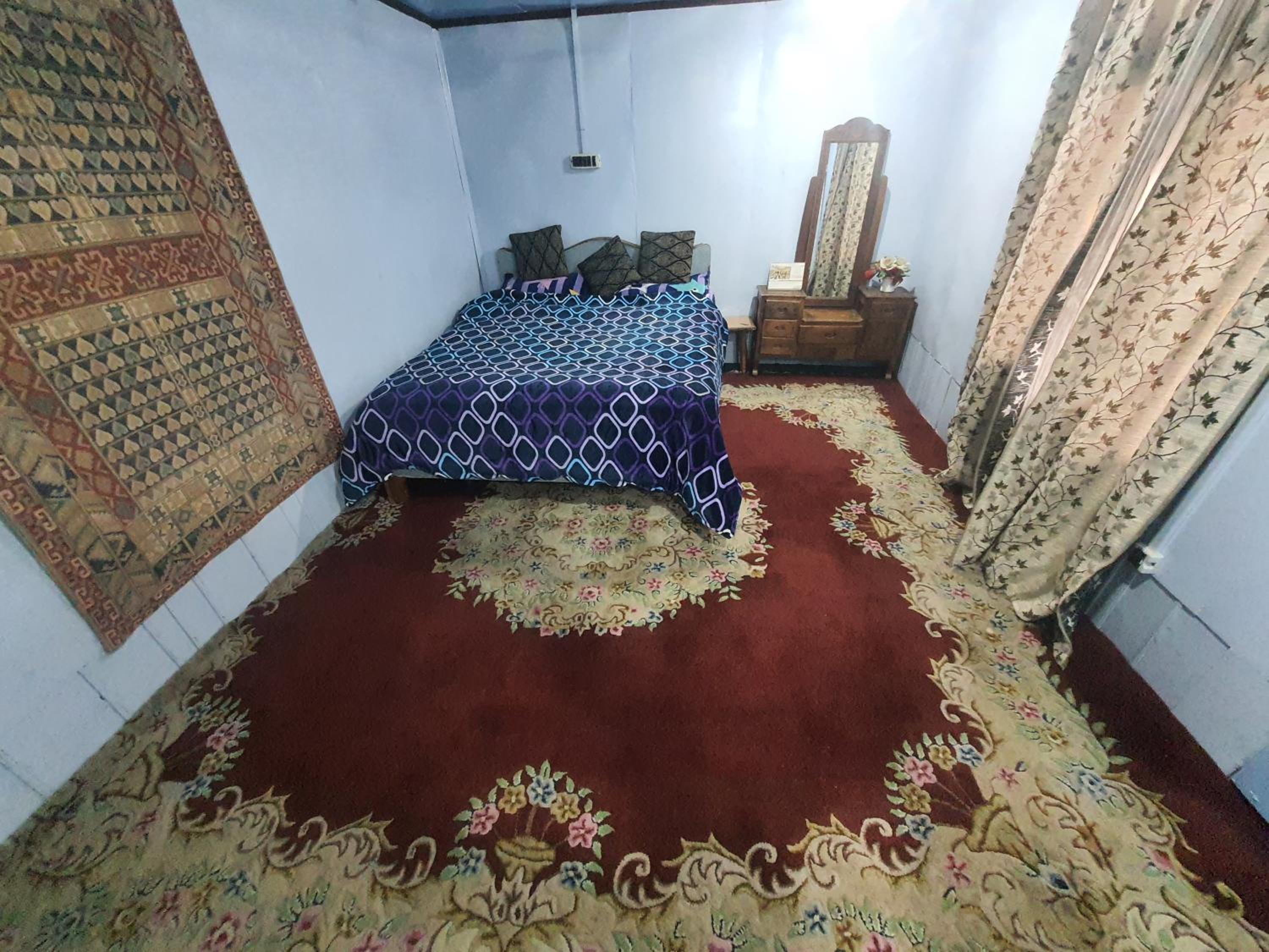 Budget Double Room photo 2