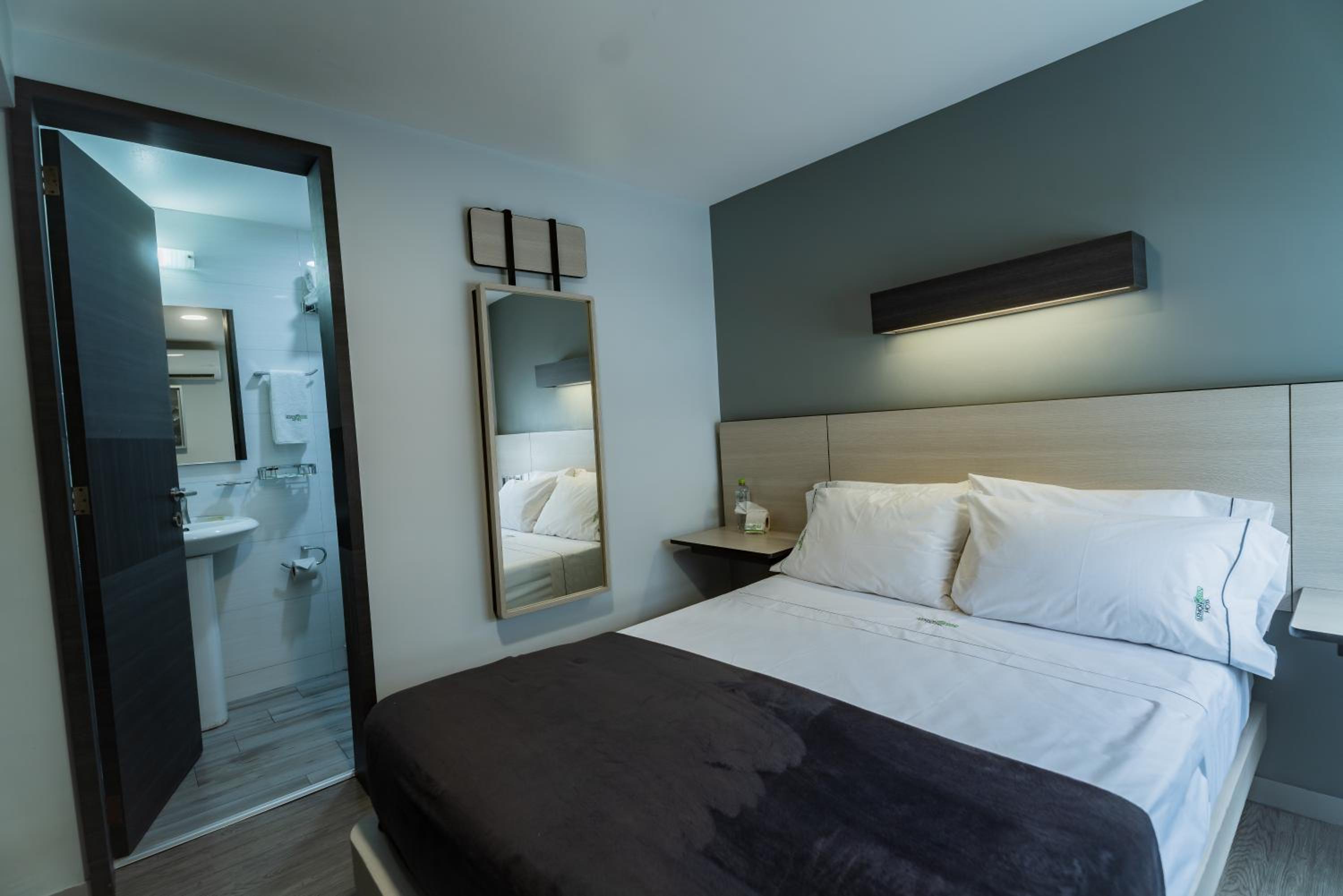 Double Room - Photo 10