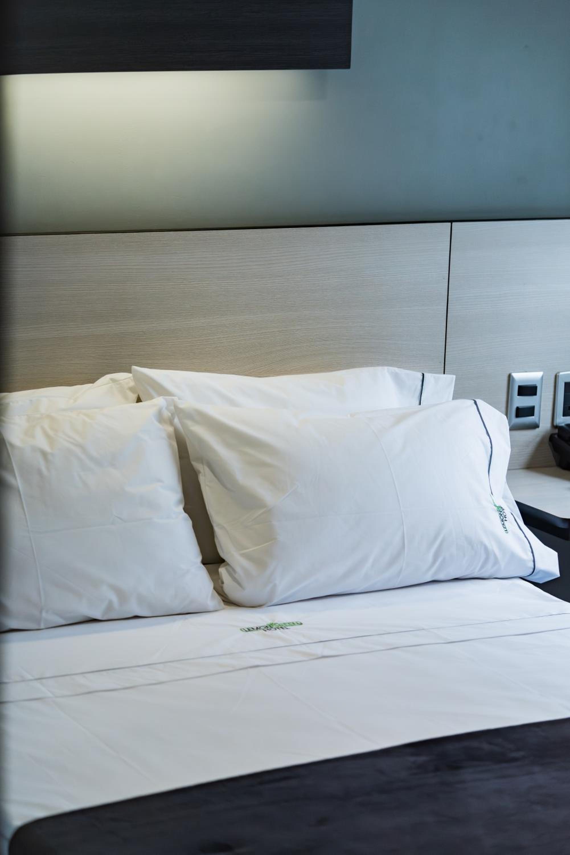 Twin Room - Photo 23