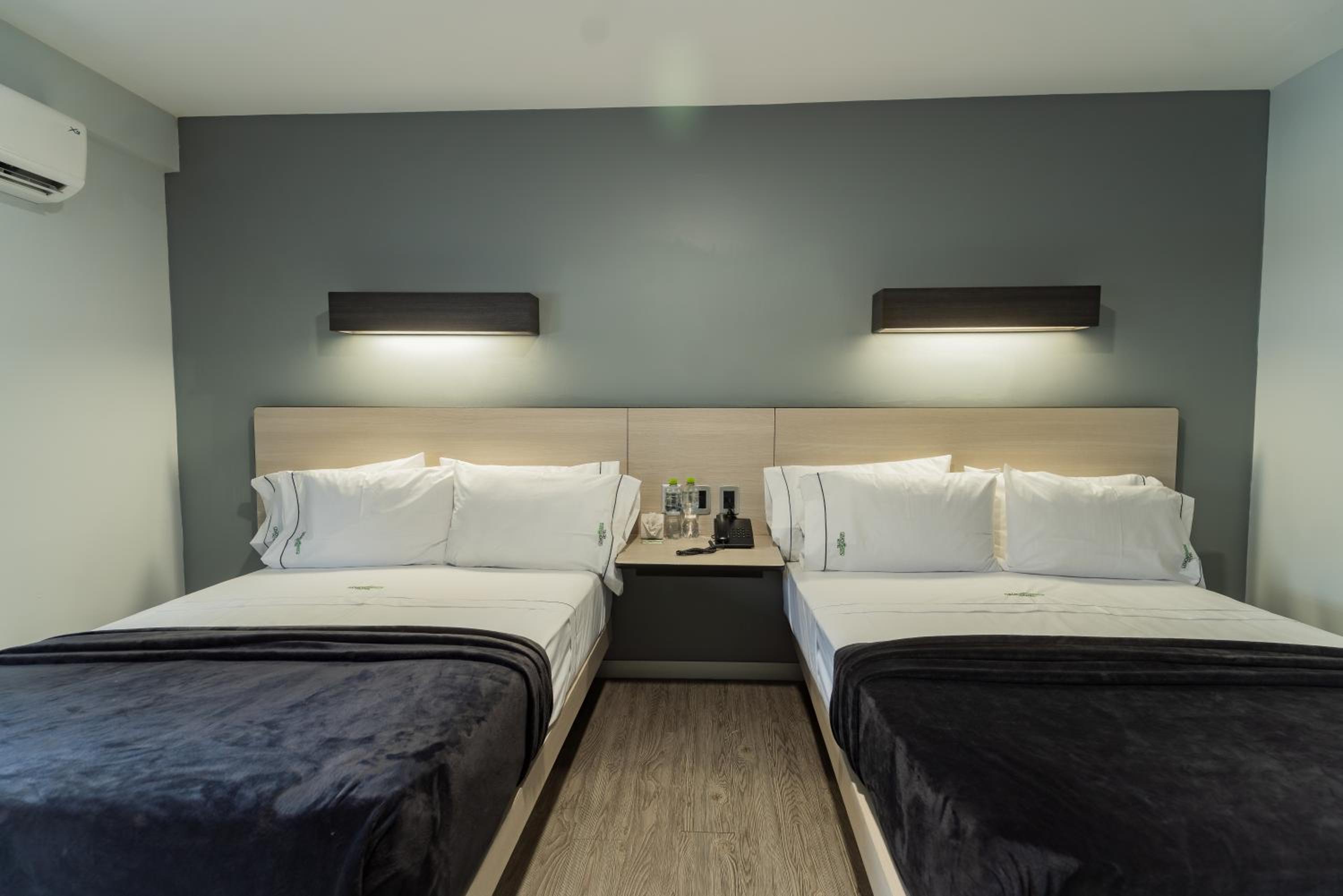 Twin Room - Photo 21