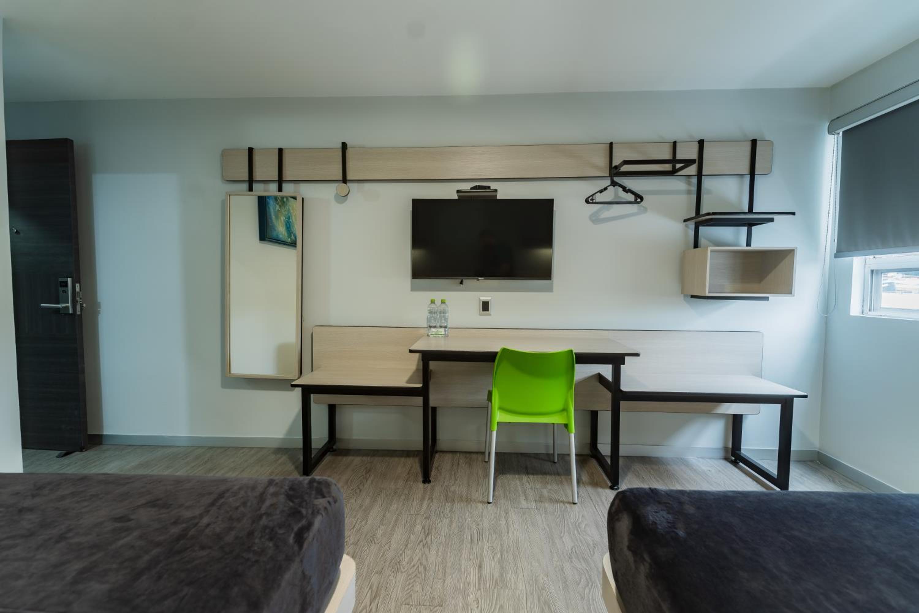 Twin Room - Photo 20