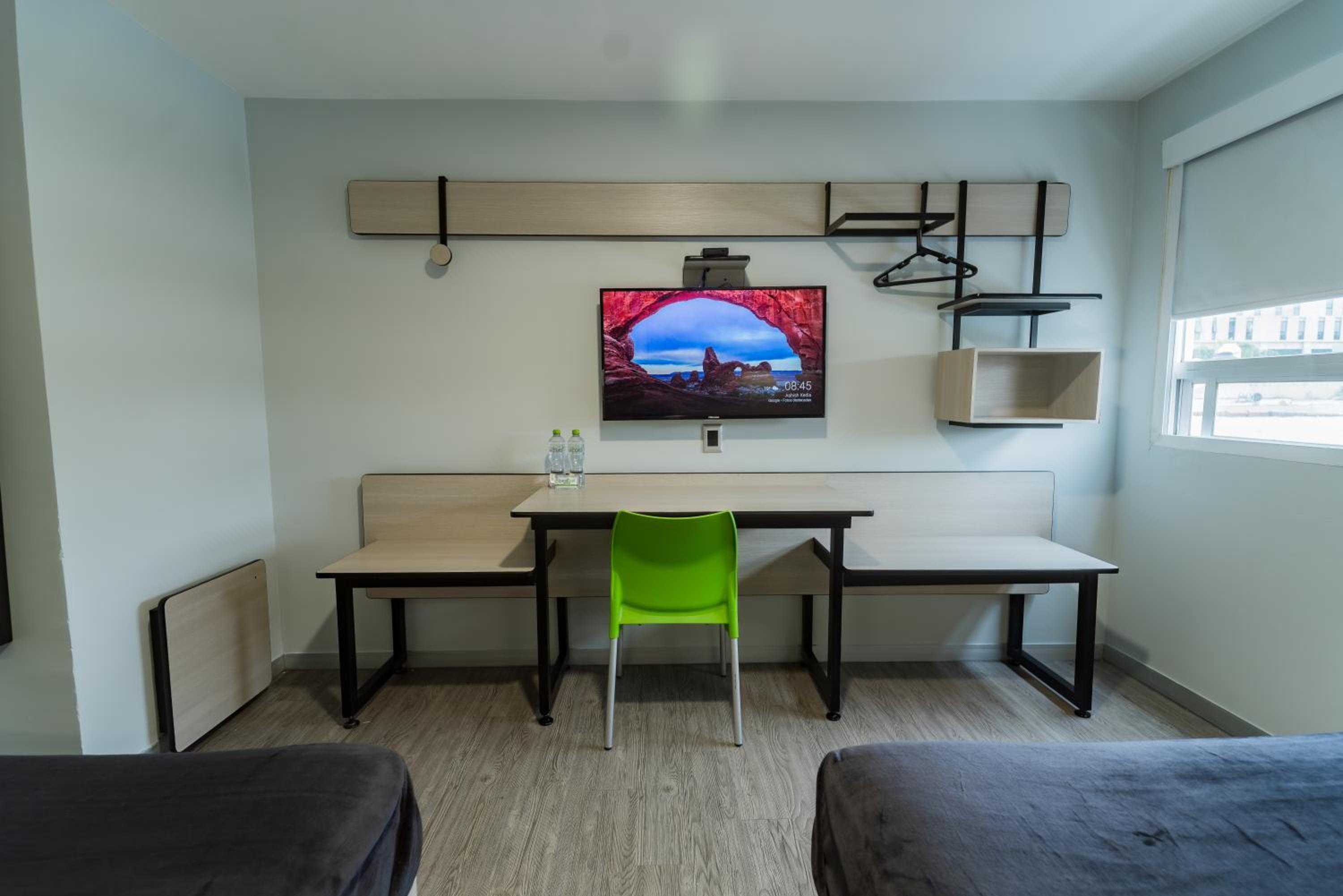 Twin Room - Photo 11