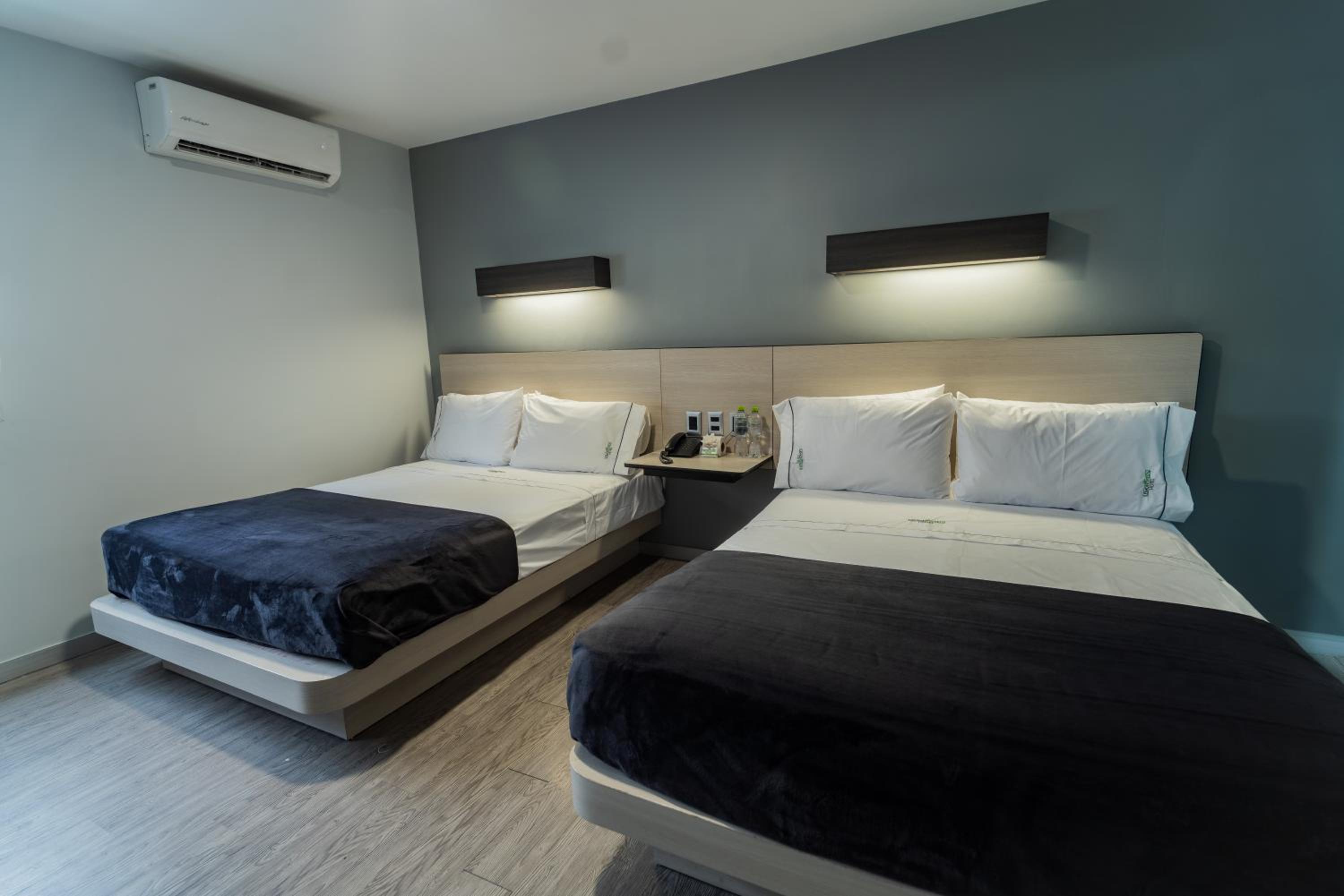 Twin Room - Photo 6