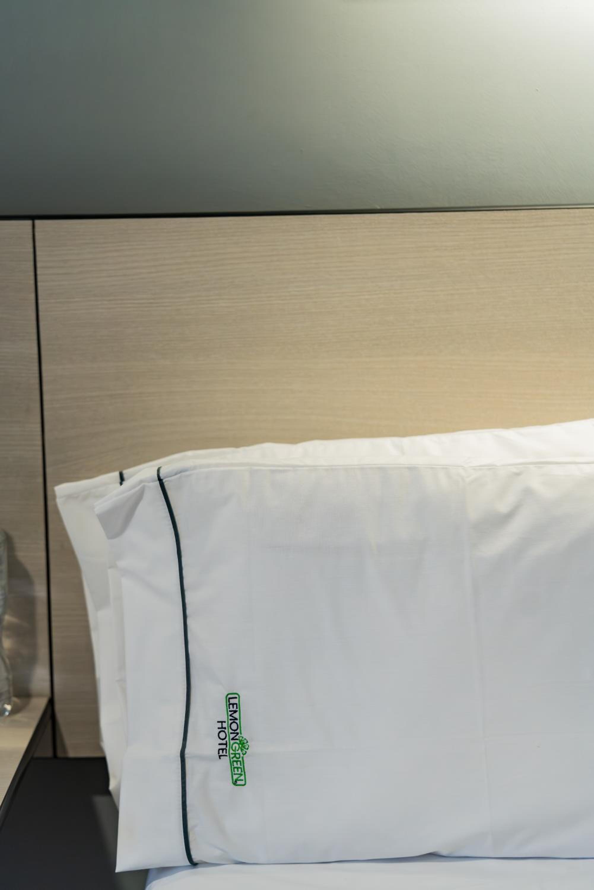 Twin Room - Photo 24