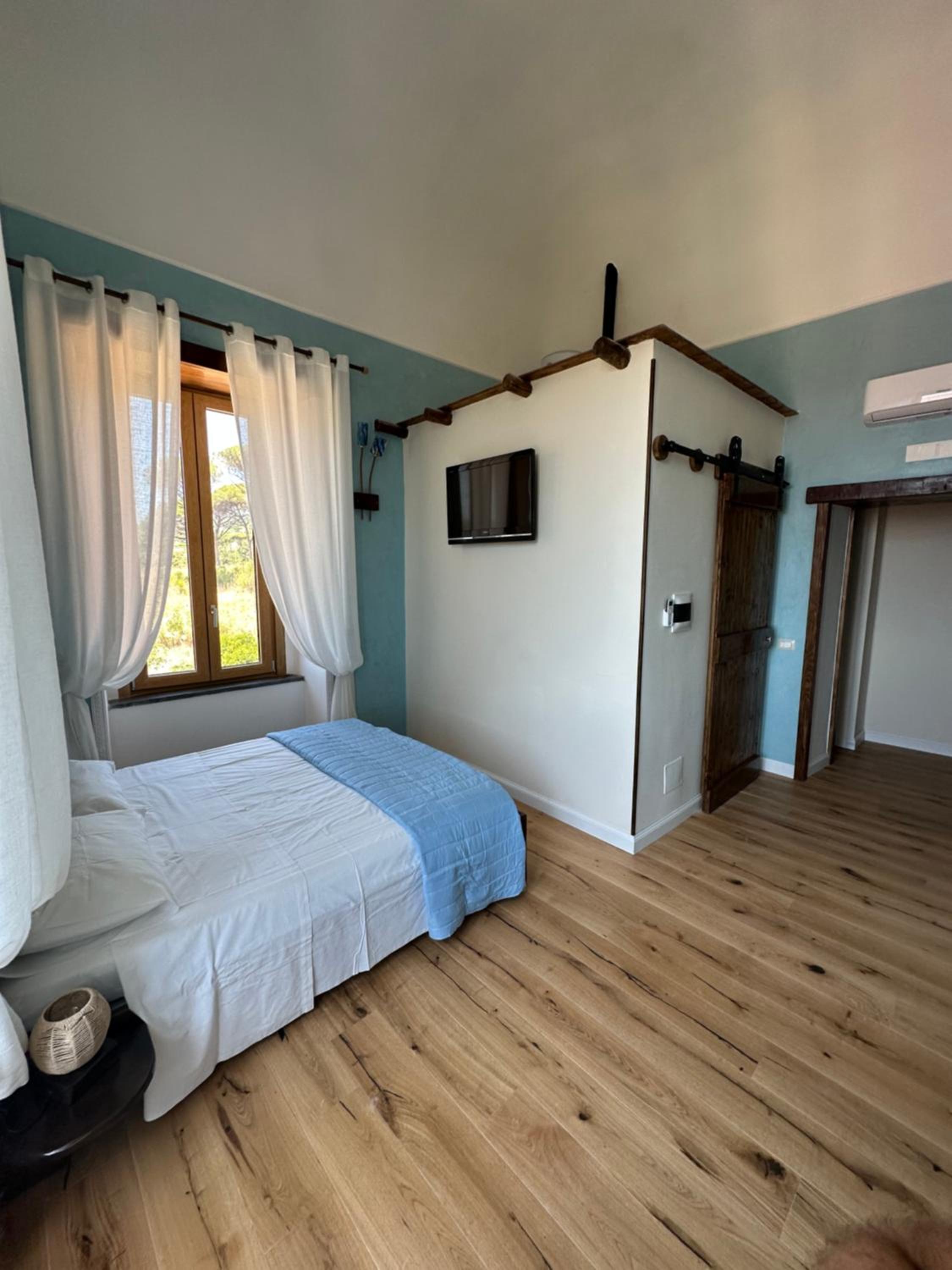 Deluxe Double Room with Sea View photo 2
