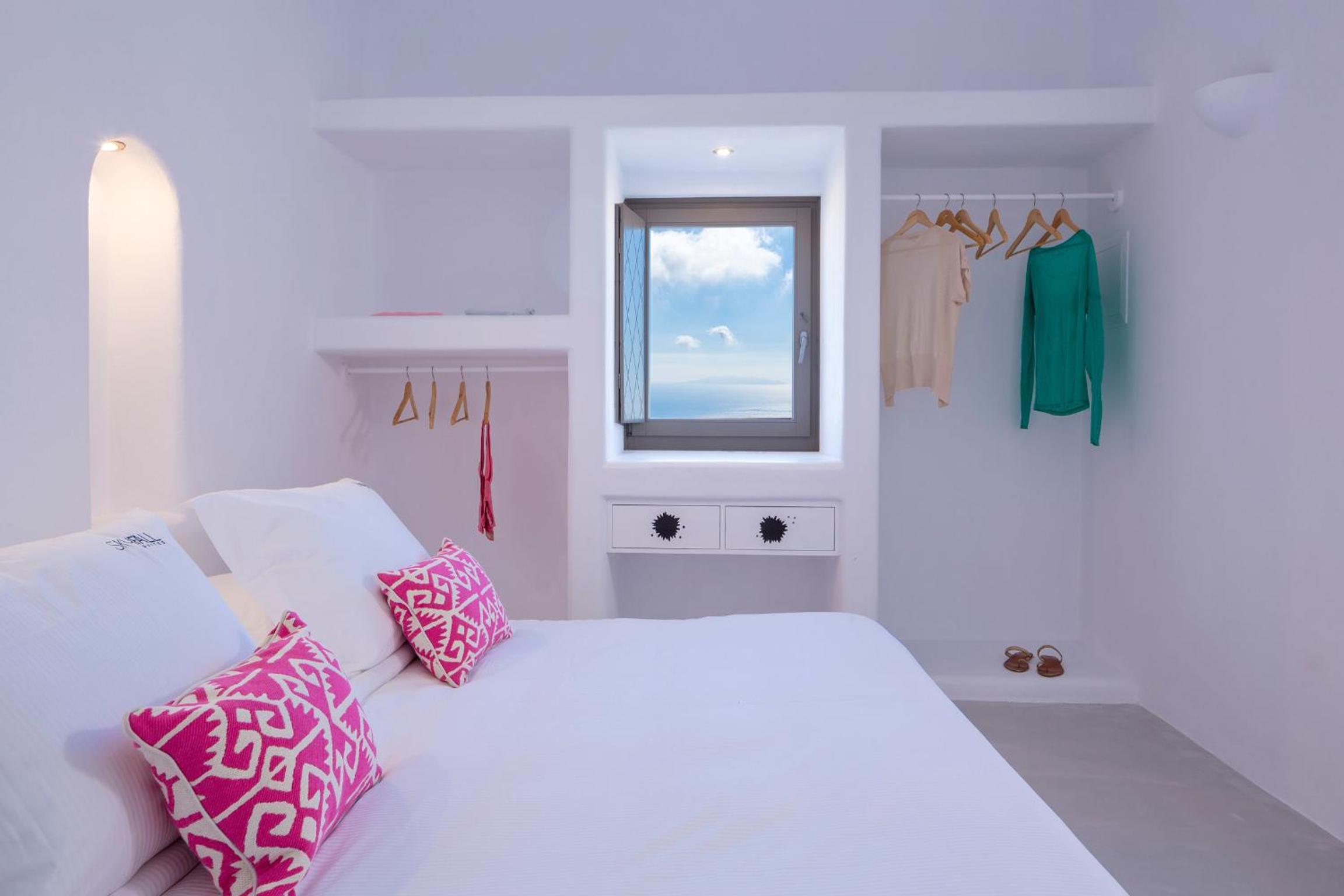 Senior Suite with Outdoor Heated Tub photo 3