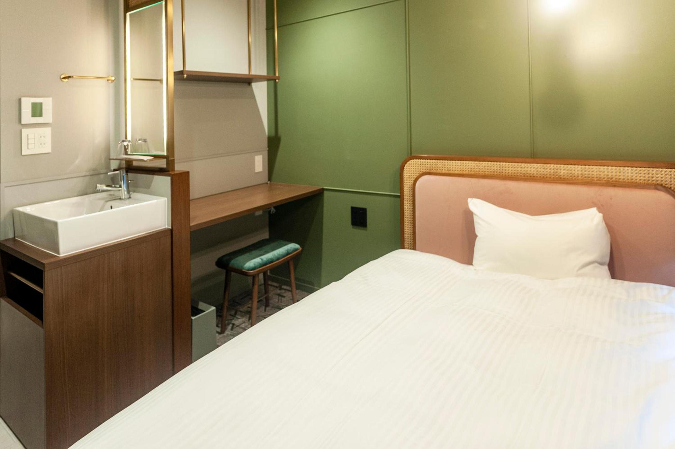 Designer's Single Room - Non-Smoking photo 1