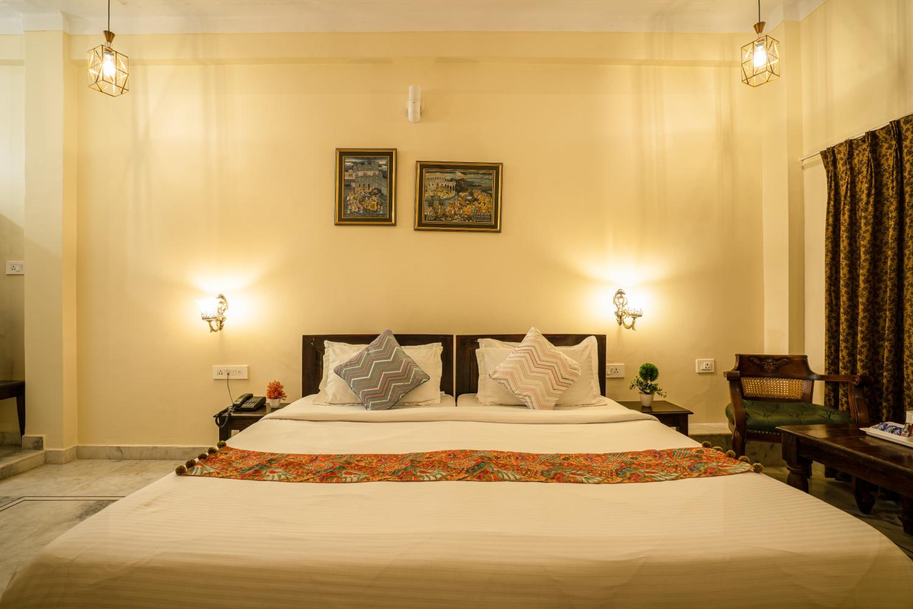 Deluxe Room - Photo 10