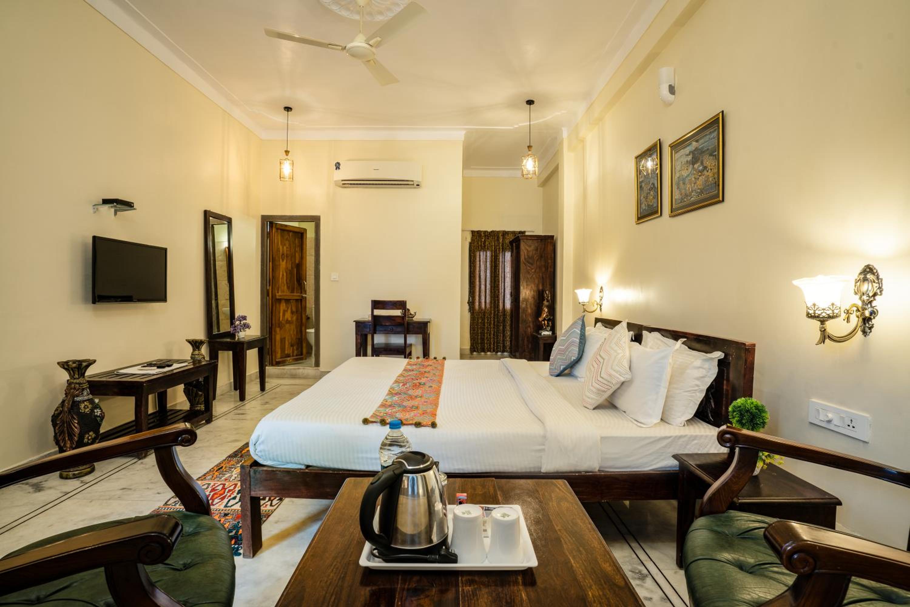 Deluxe Room - Photo 18