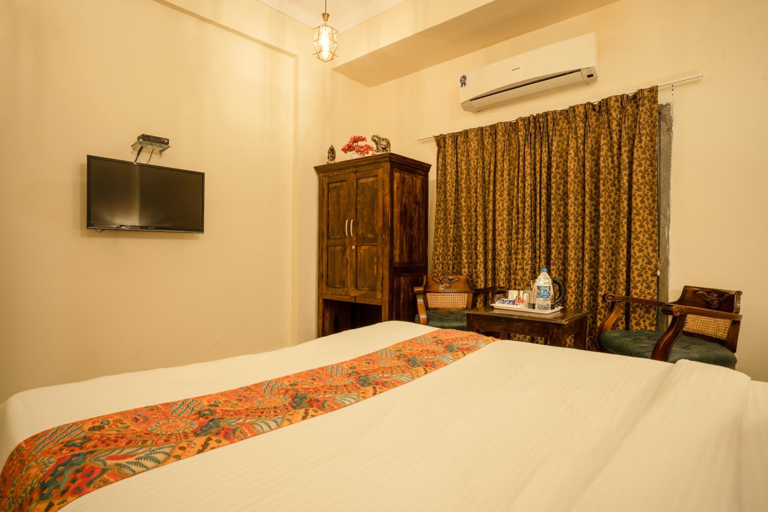 Deluxe Room - Photo 4