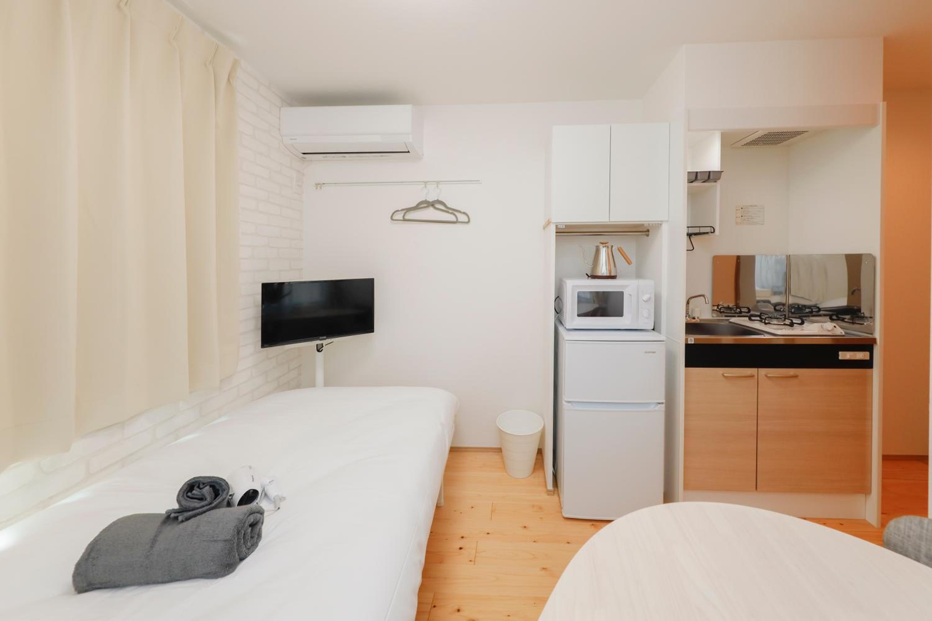 One-Bedroom Apartment photo 1