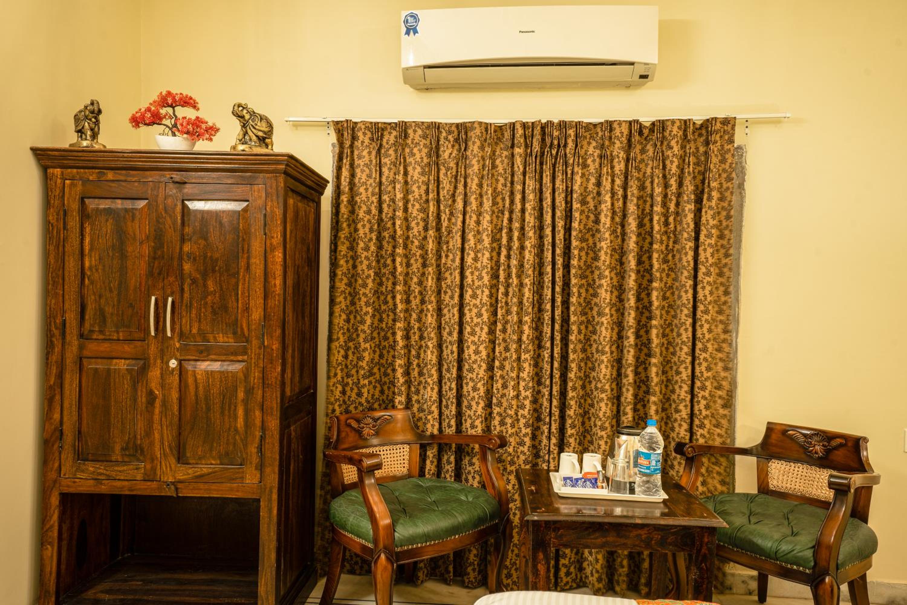 Deluxe Room - Photo 2