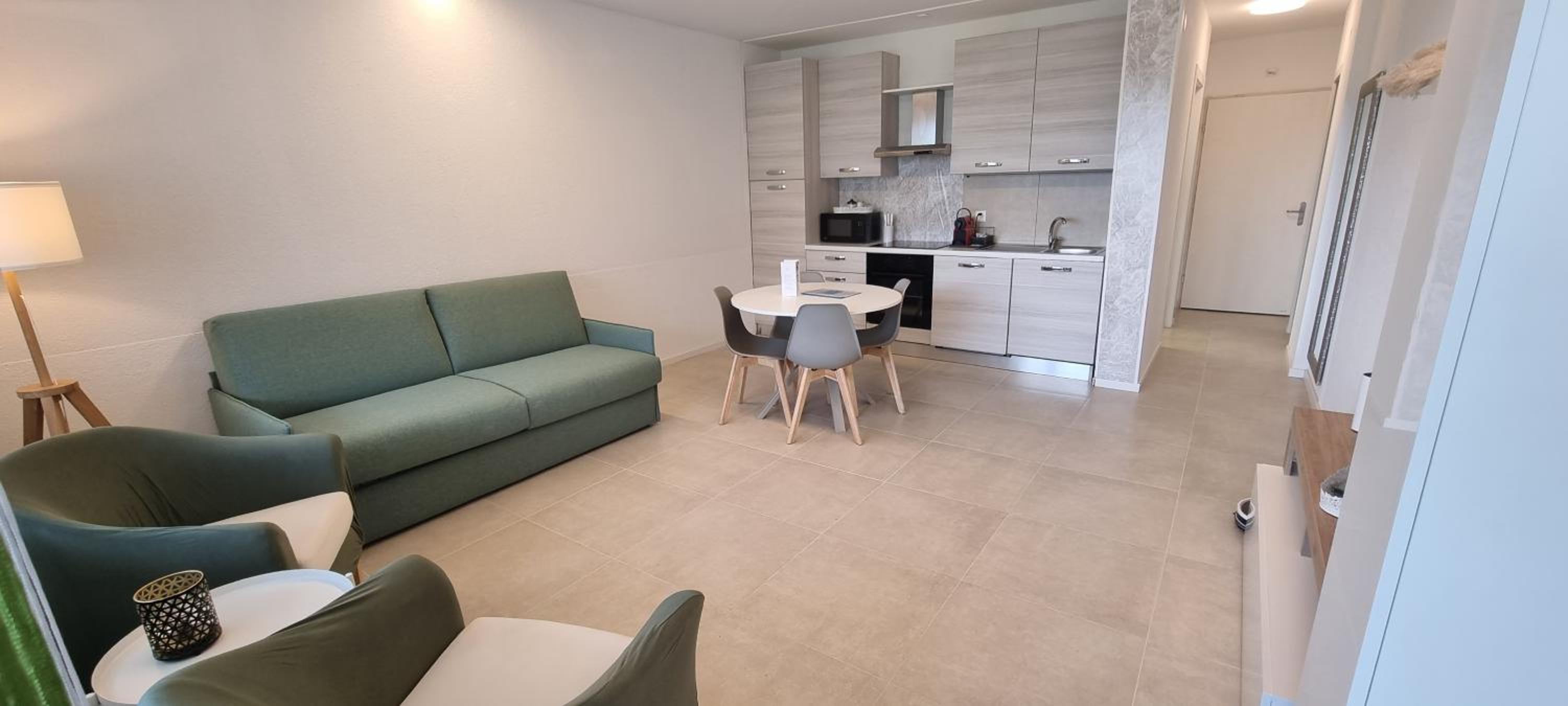 Apartment with Lake View - Photo 53