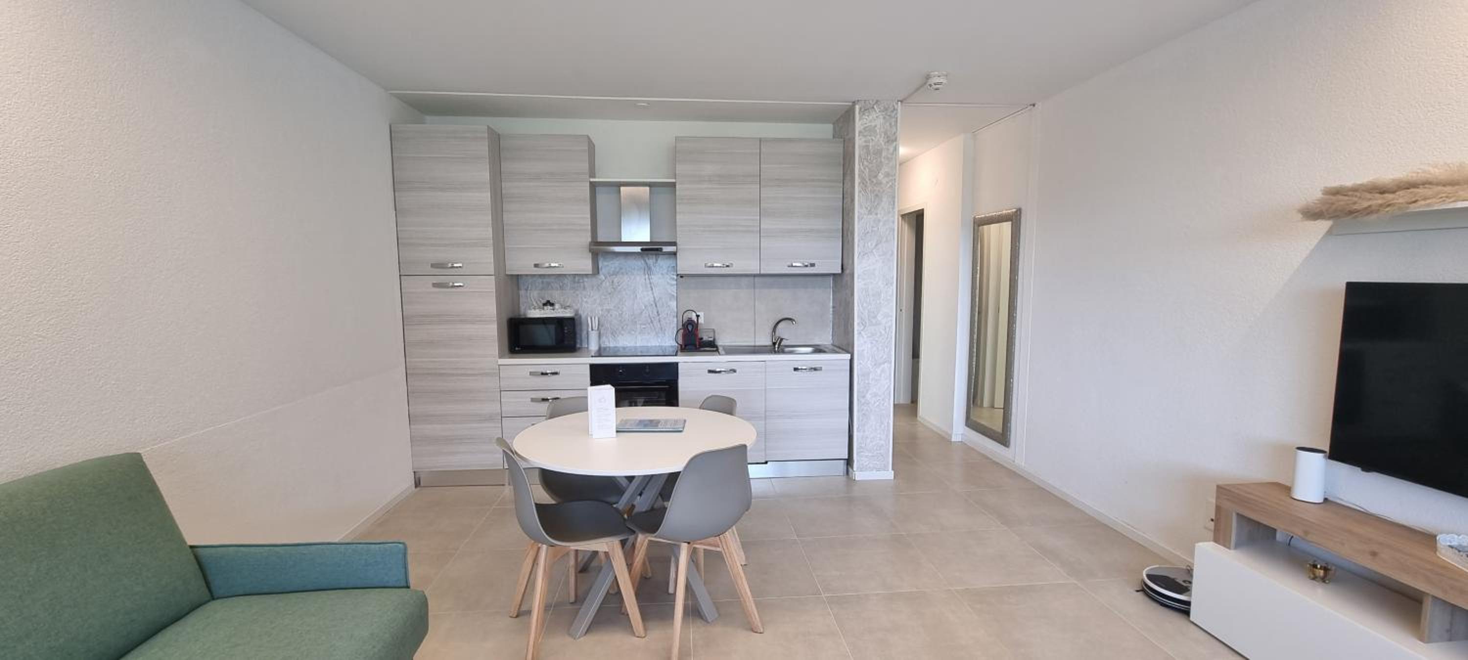 Apartment with Lake View - Photo 46