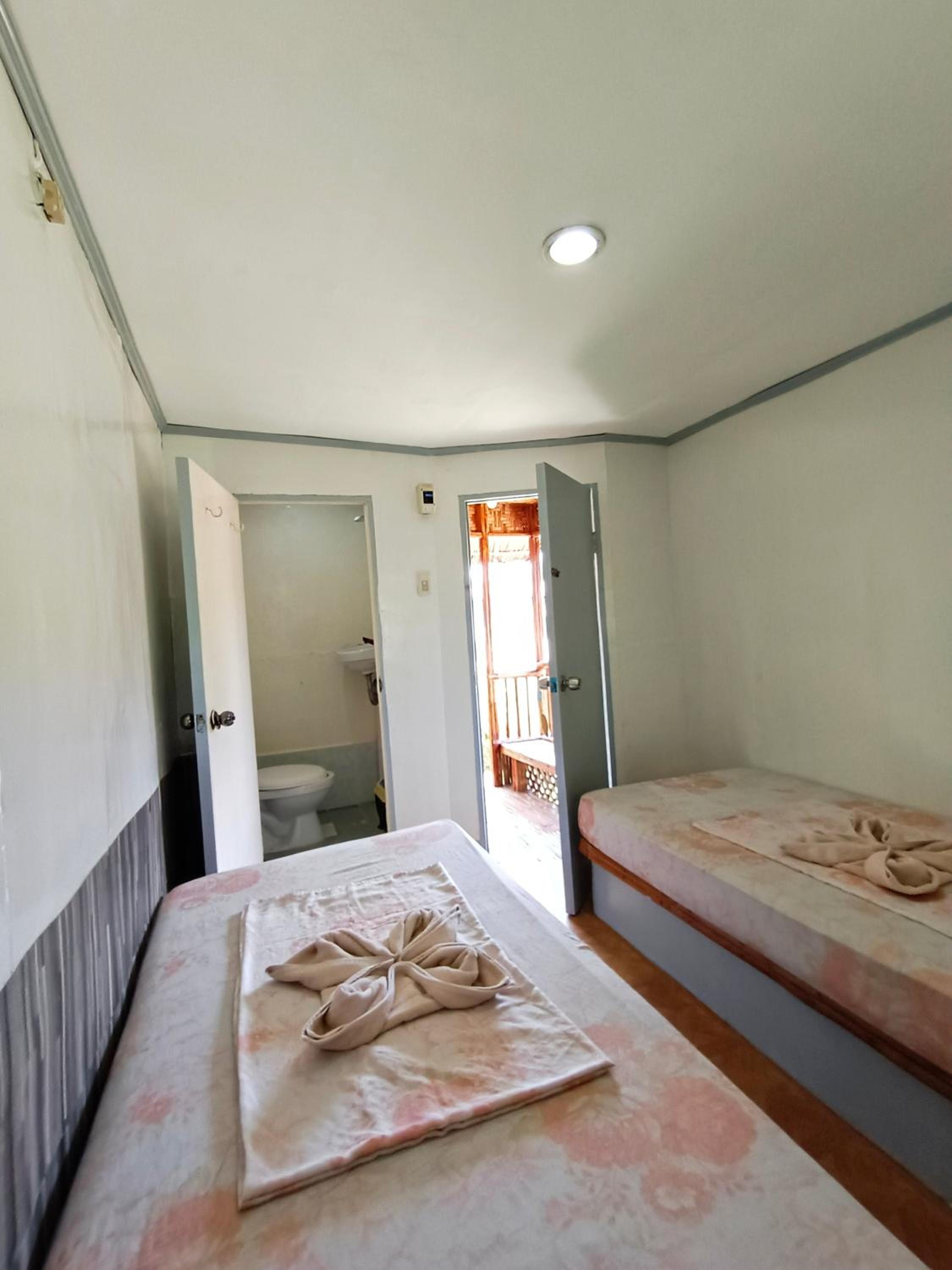 Standard Double Room - Photo 2