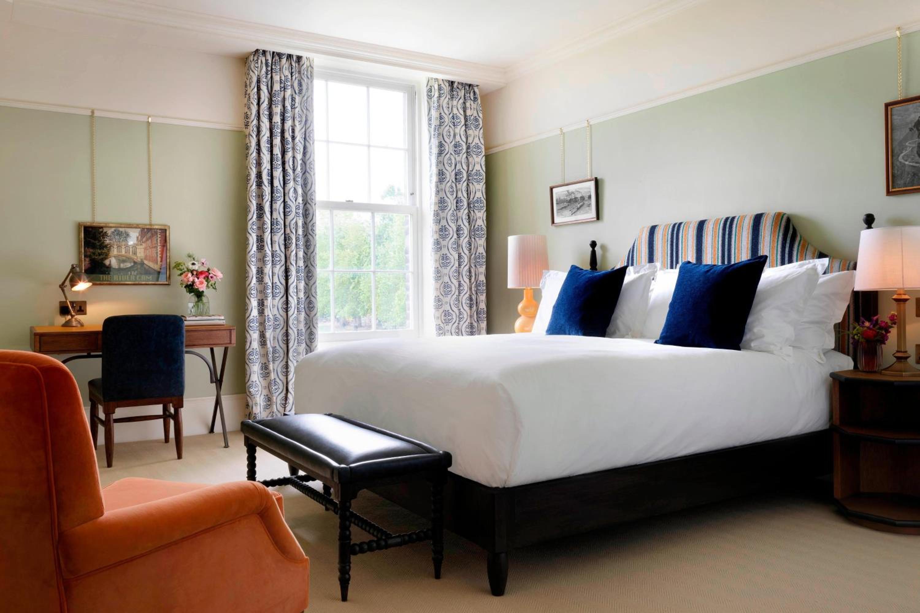 Superior King Room with Park View - Photo 1