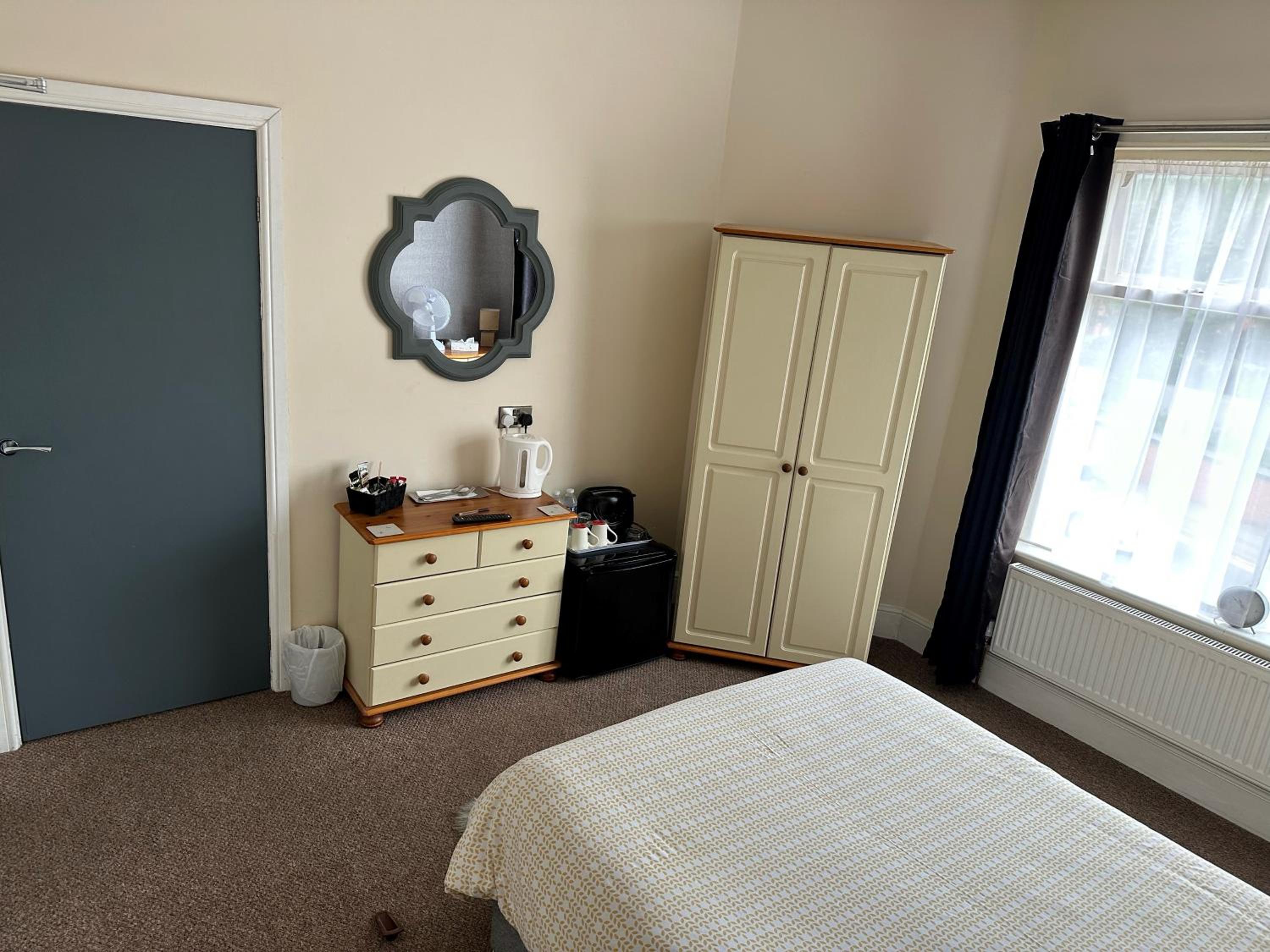 Deluxe Double Room with Shower - Photo 1