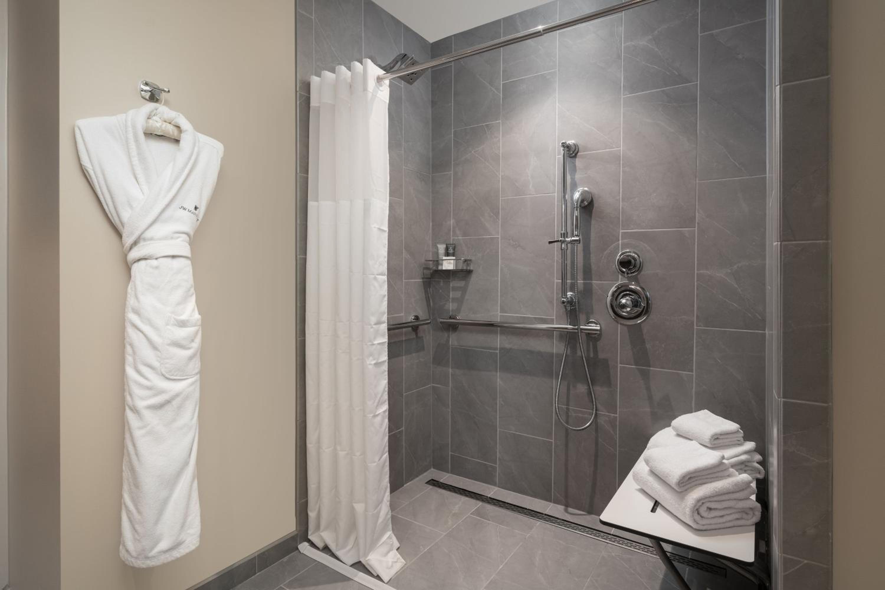 Guest room, 1 King, City view, Three Muses