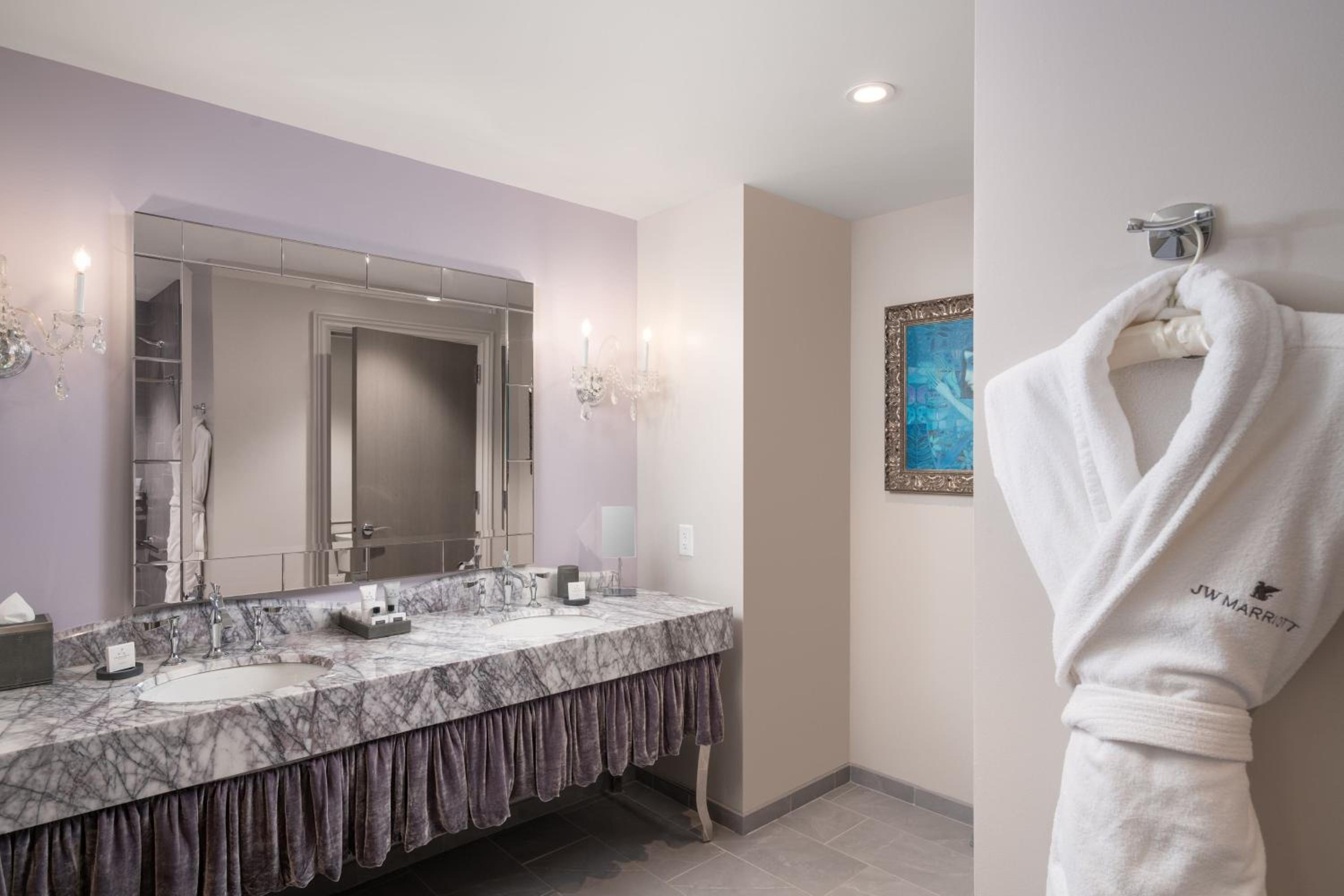 Guest room, 1 King, City view, Three Muses