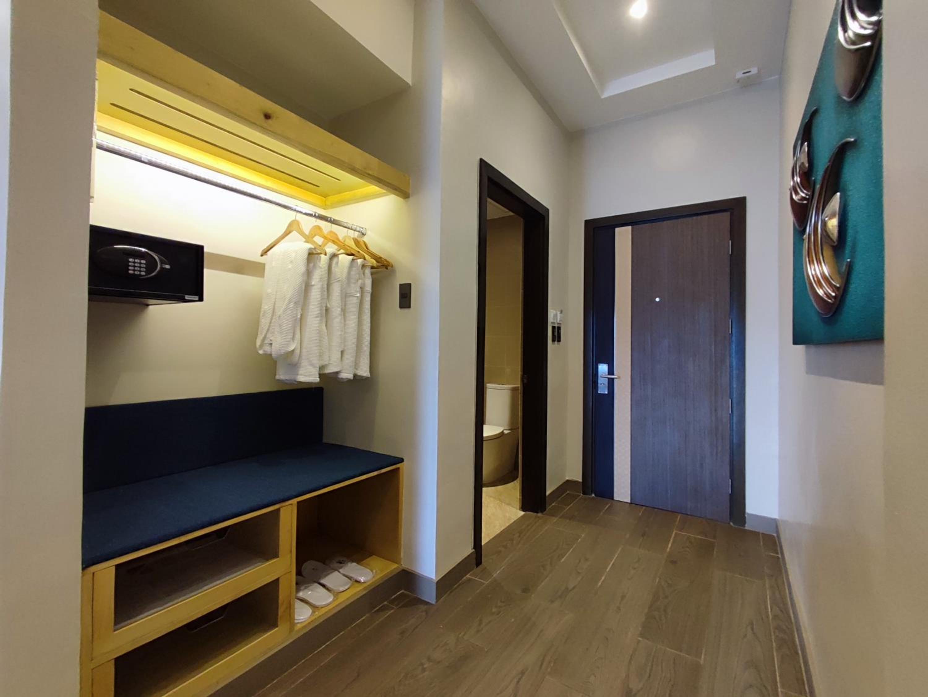 Family Room - Photo 1