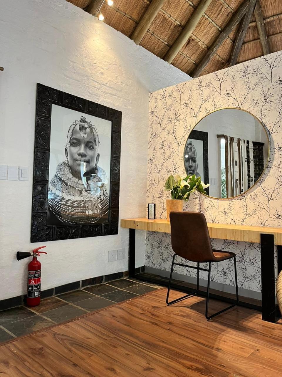 Deluxe King Suite photo 1
