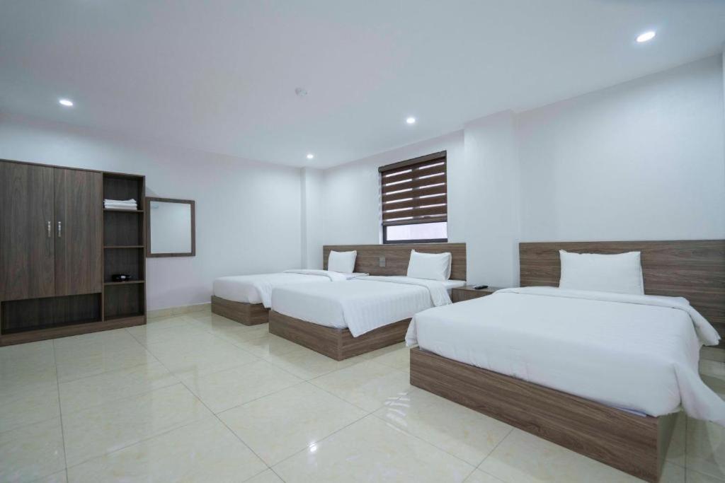 Triple Room with Private Bathroom