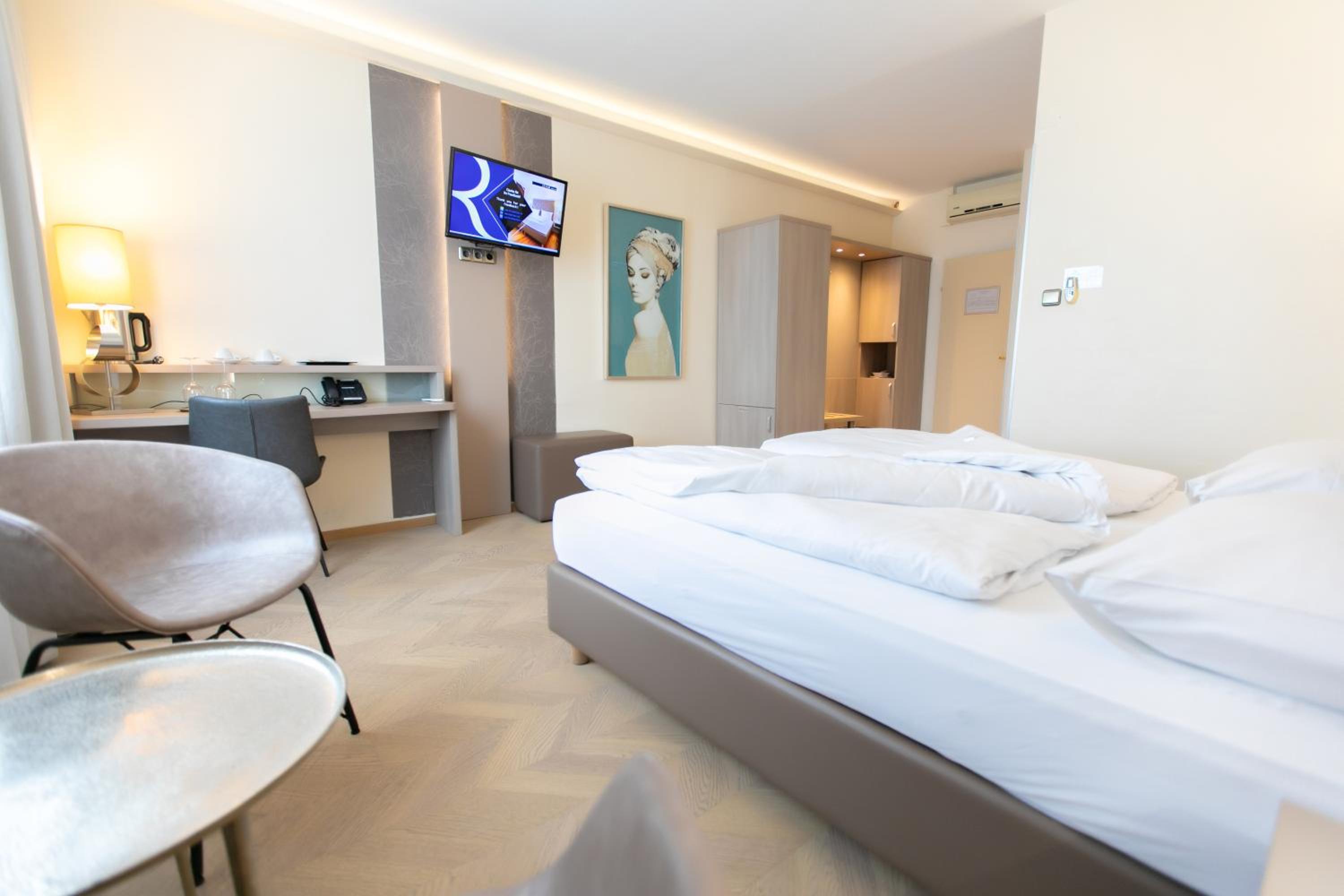 Double Room - Photo 2