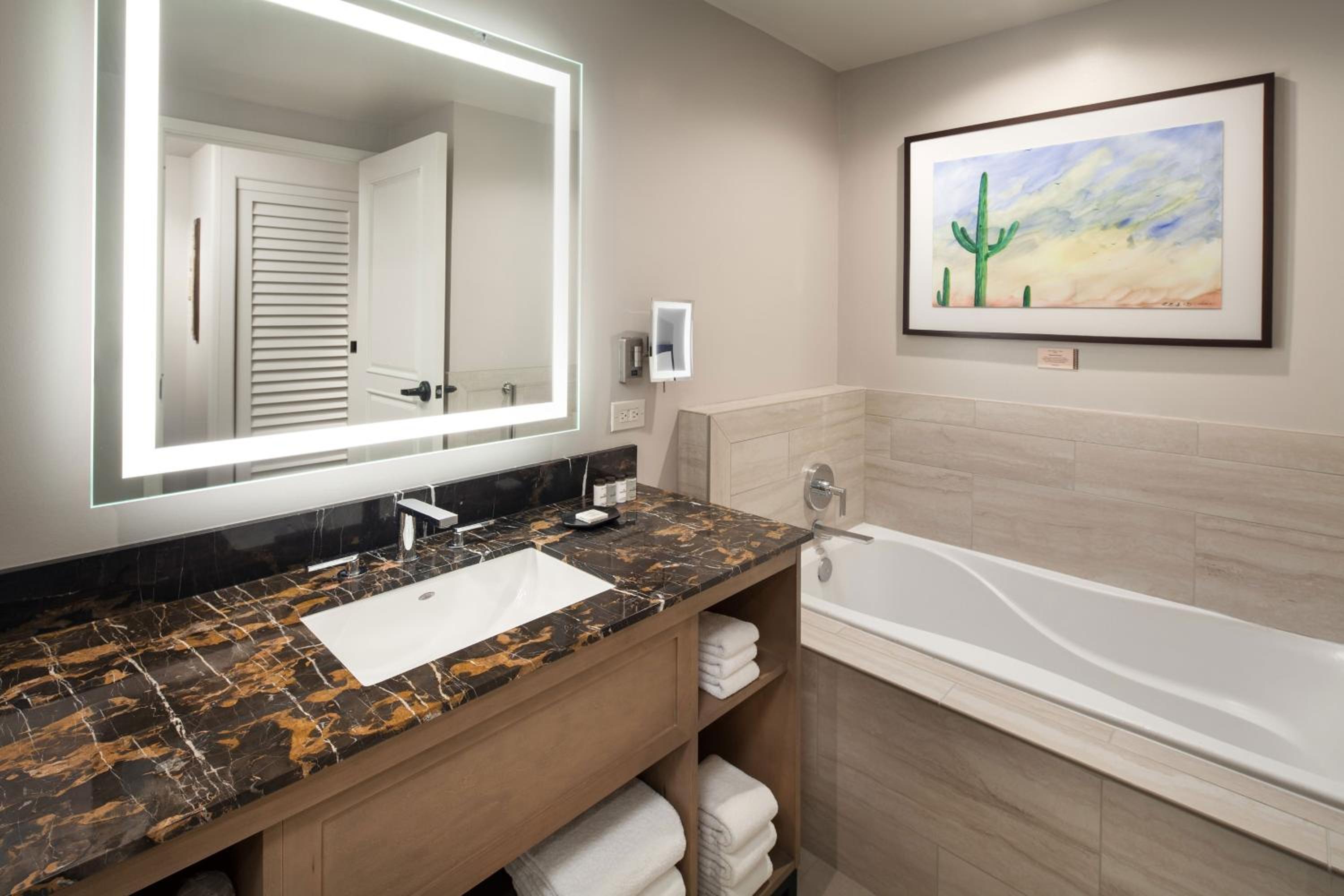 Deluxe Queen Room with Two Queen Beds and Roll In Shower (Non Smoking) (Accessible) photo 2