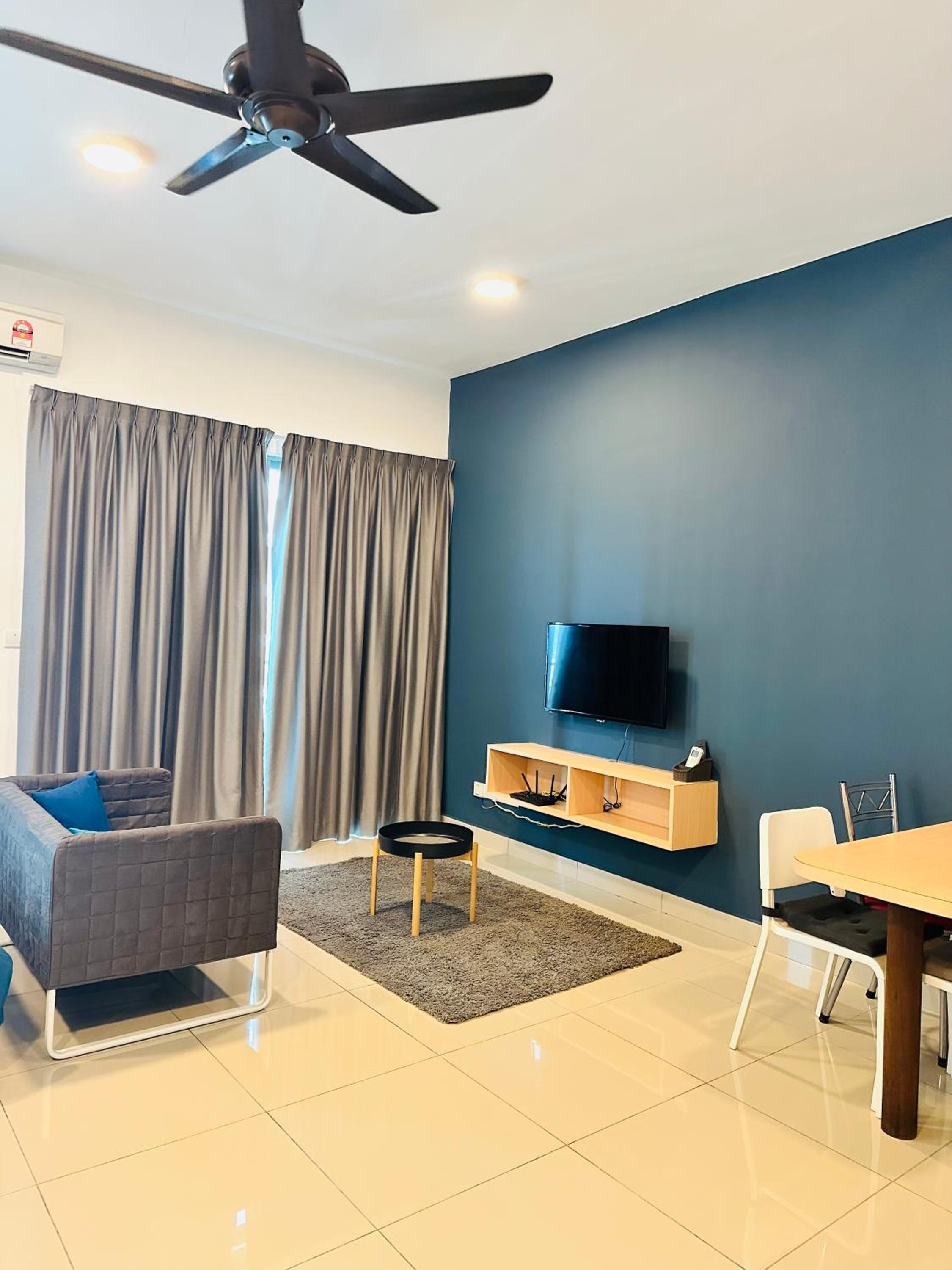 One-Bedroom Apartment photo 1