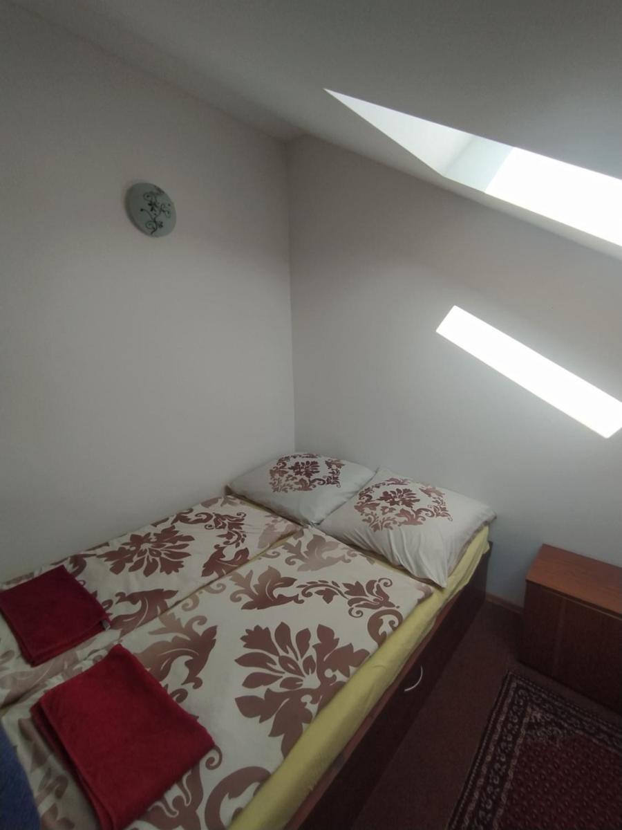 One-Bedroom Apartment photo 3
