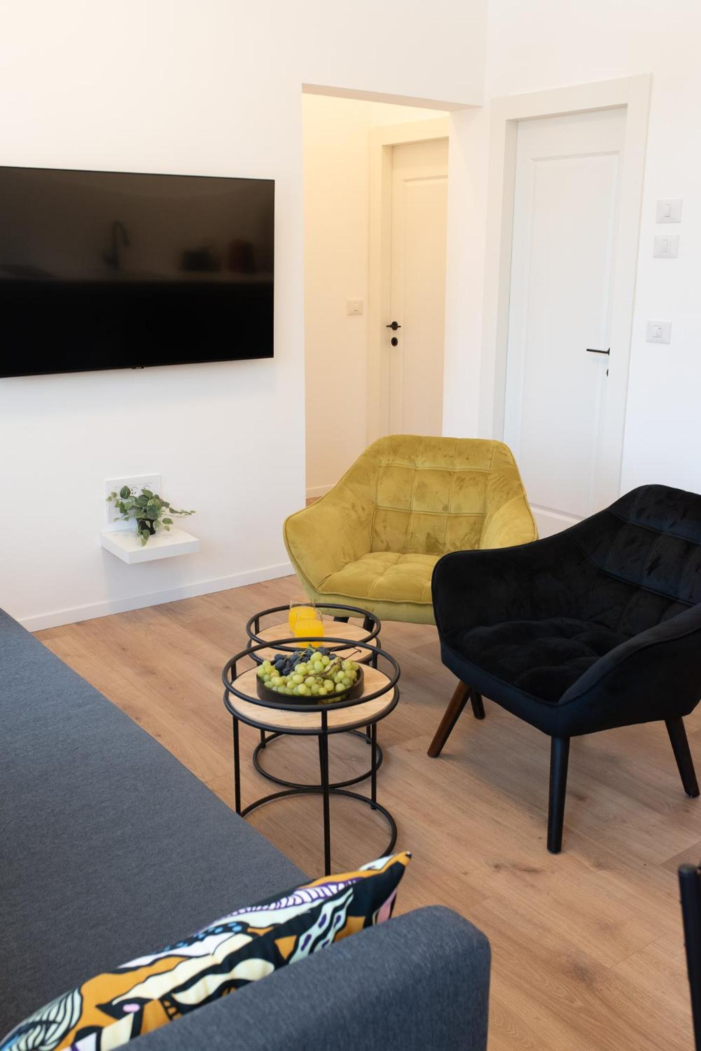Two-Bedroom Apartment - Photo 26
