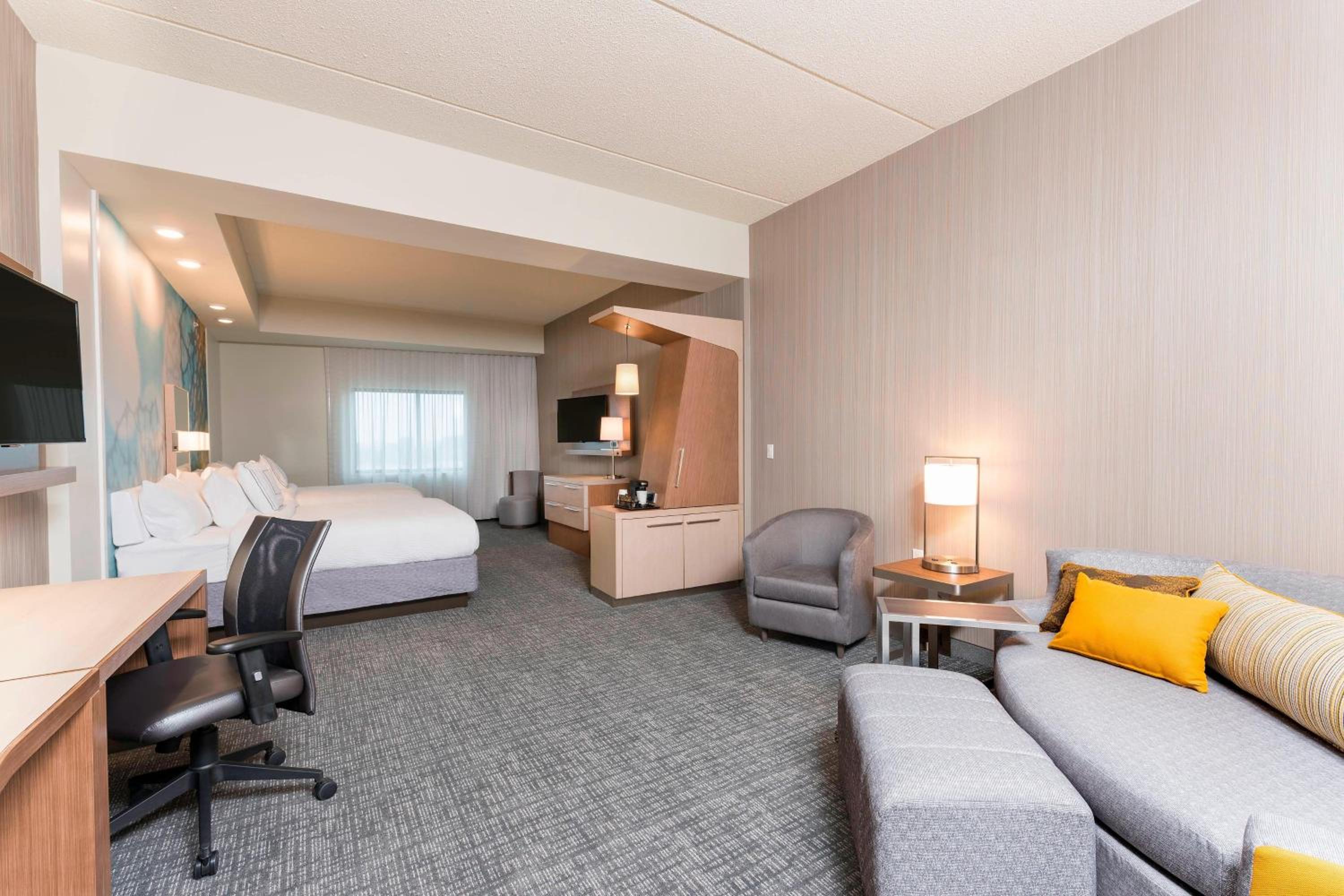 Queen Room with Two Queen Beds and Sofa Bed - Hearing Accessible