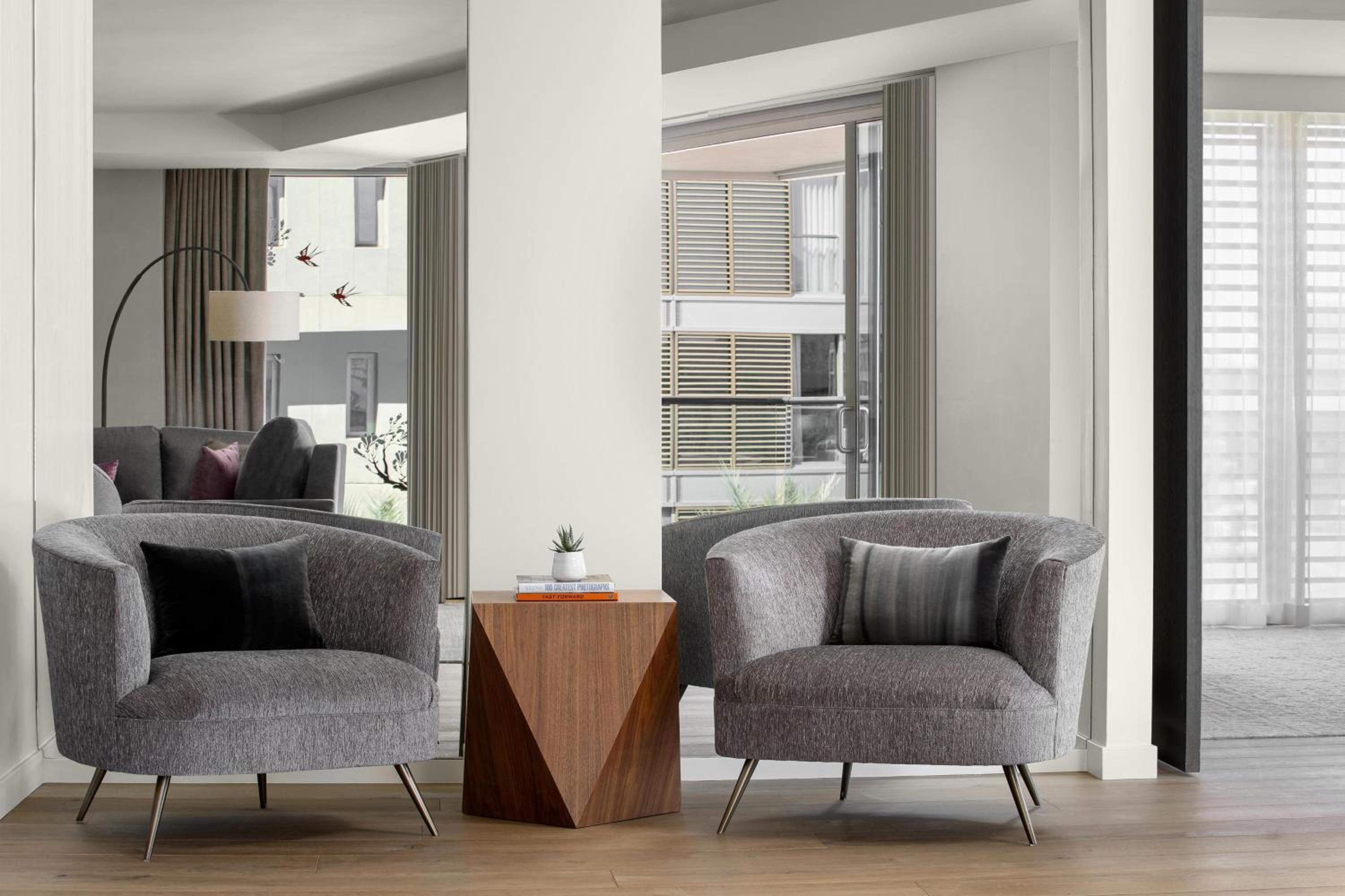 One-Bedroom Supreme King Suite with View - Photo 5