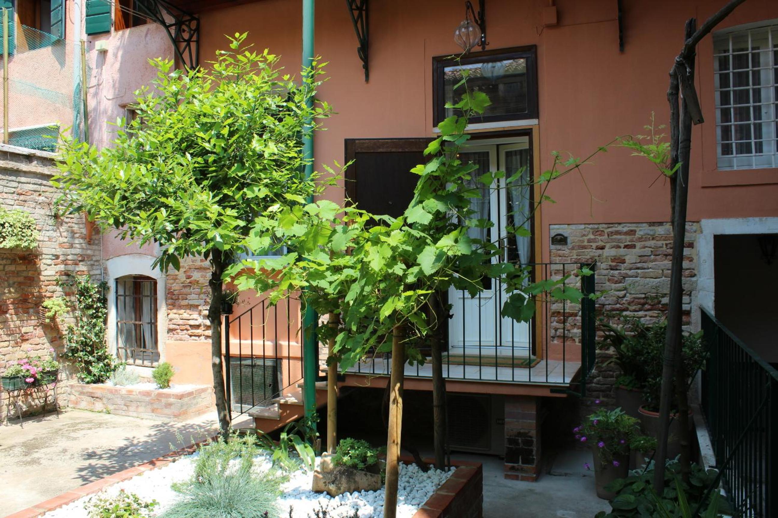 Apartment - Ground Floor photo 3