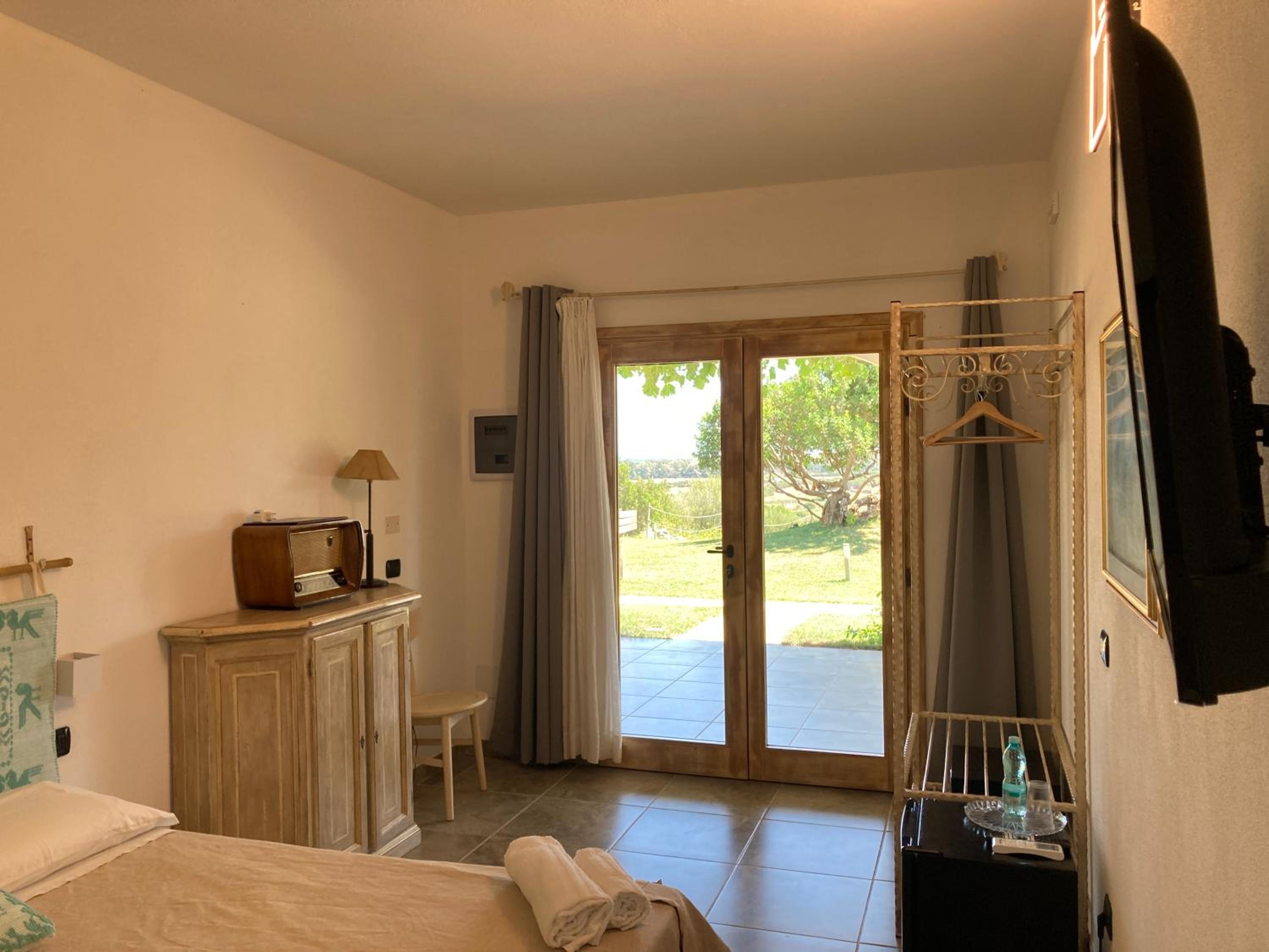 Double or Twin Room with Sea View photo 2