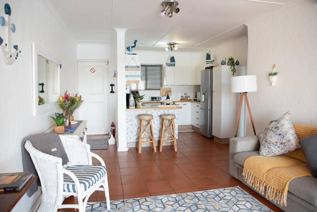 Apartment with Balcony photo 1