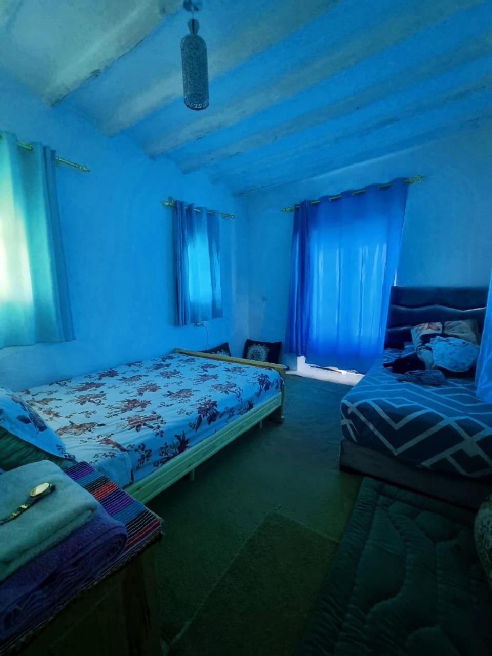 Twin Room with Lake View - Photo 11