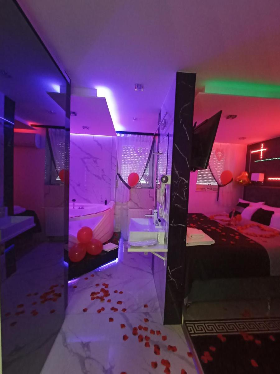 Queen Room with Spa Bath - Photo 15