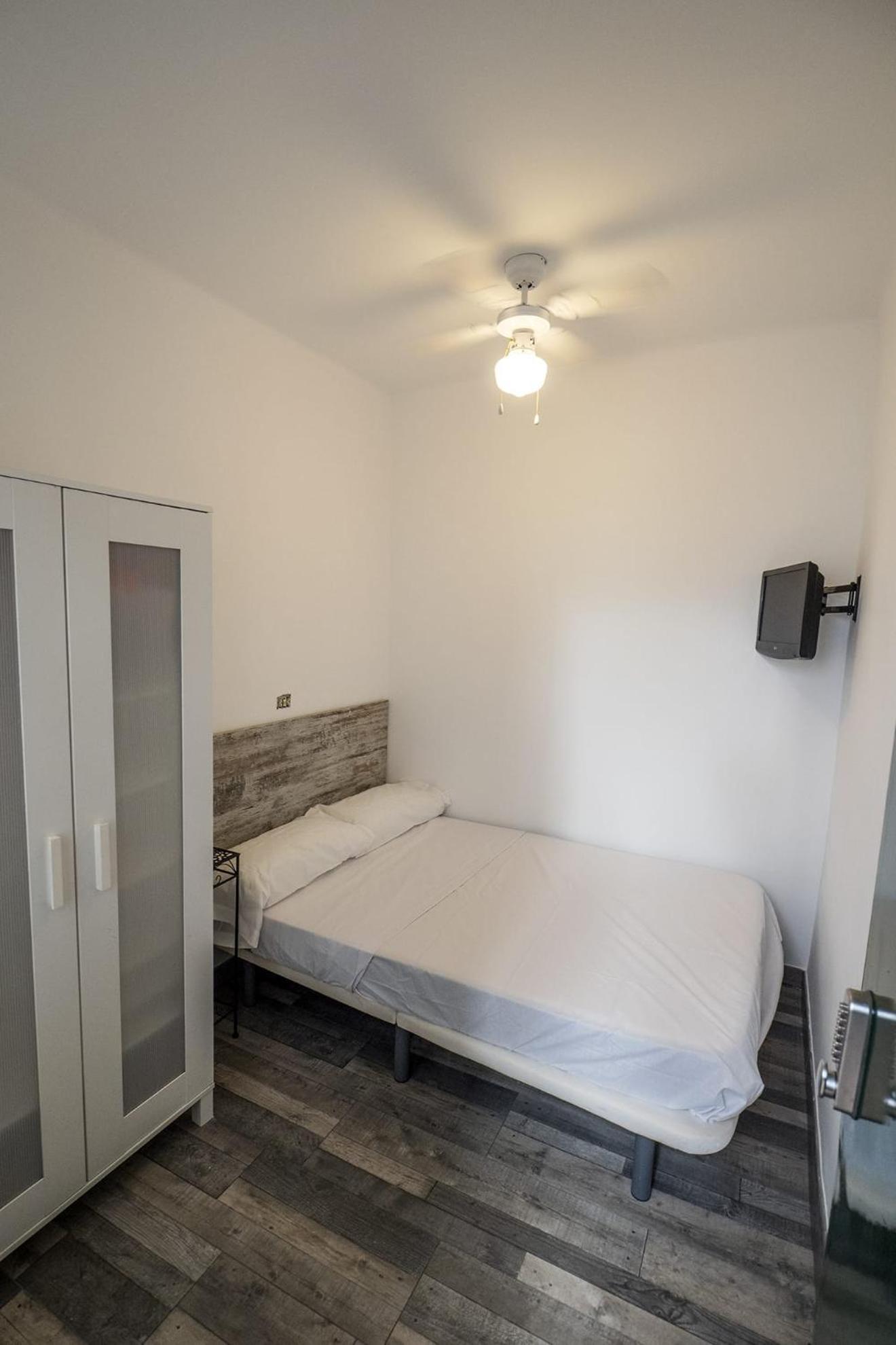 Standard Double Room with Shared Bathroom photo 2