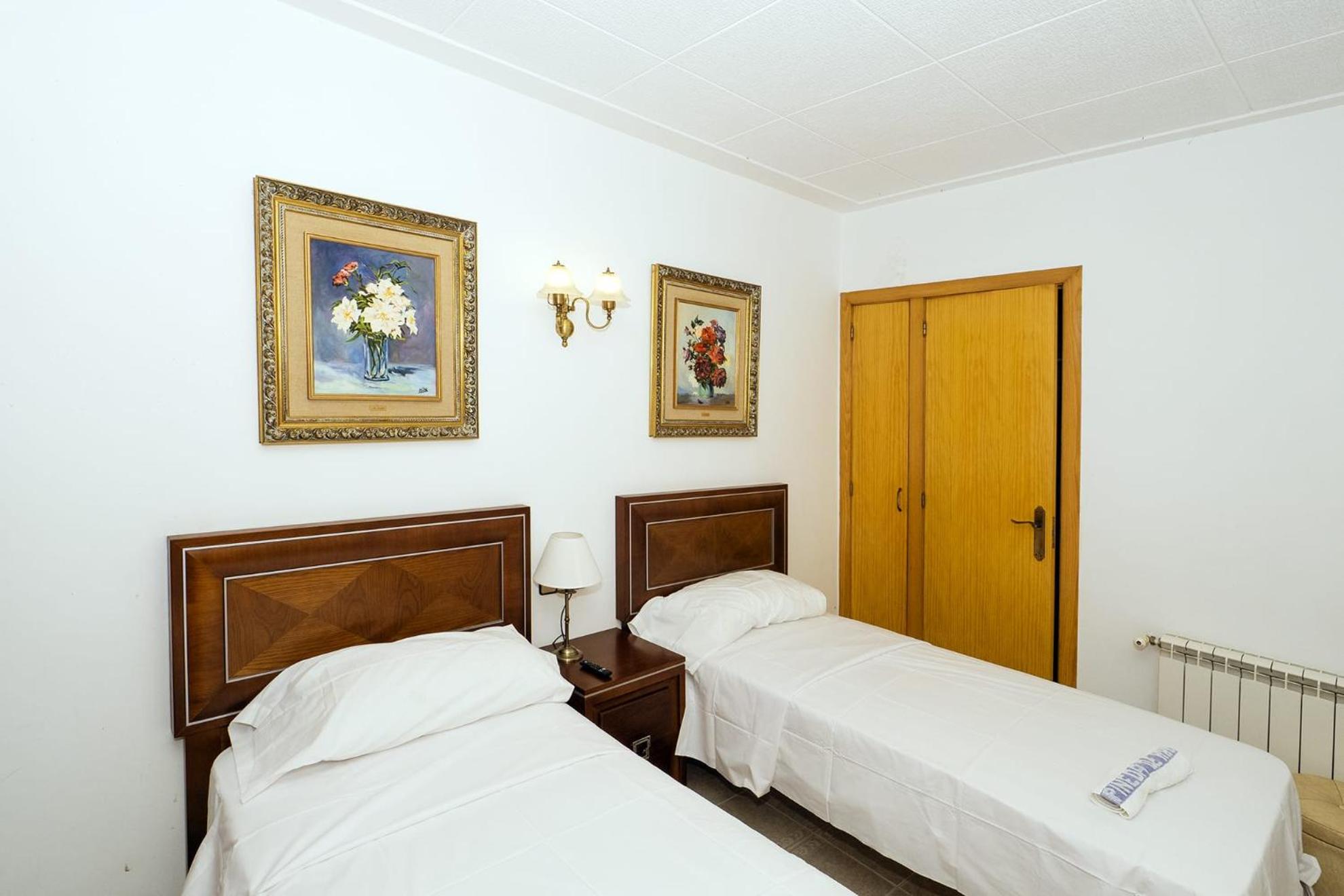 Double Room with Private Bathroom photo 2