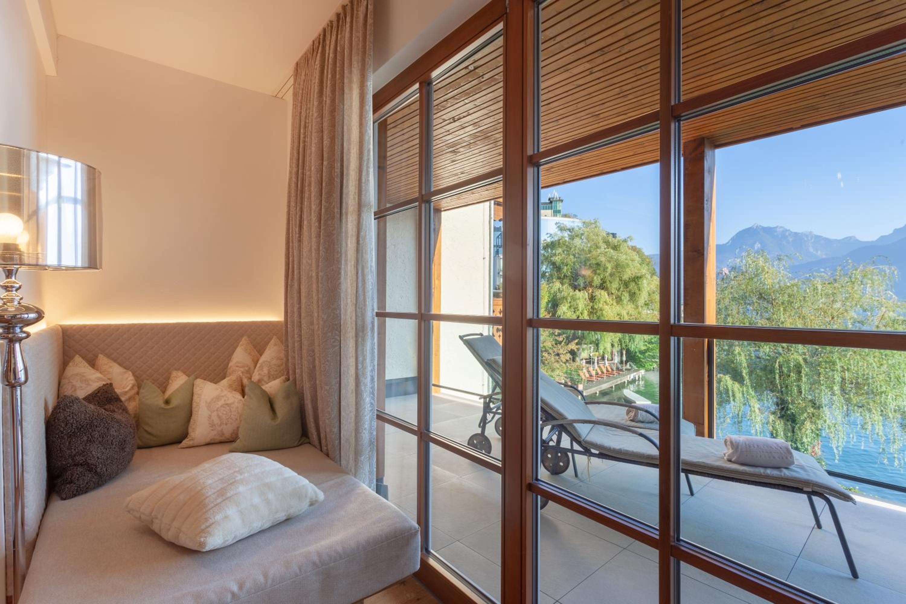 Deluxe Double Room with Bath photo 3