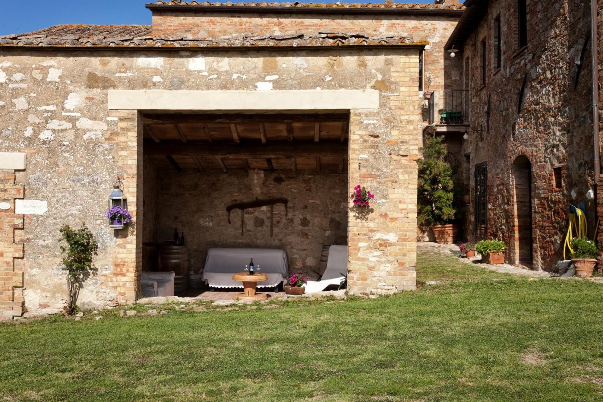 Villa photo 2